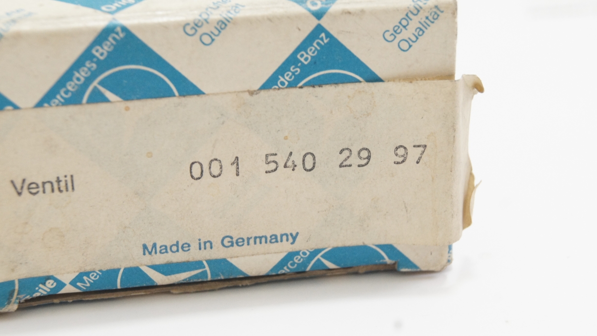 W114 W116 M110 Carburetor float chamber valve Genuine Mercedes Part W114 W116 M110 Carburetor float chamber valve Genuine Mercedes Part