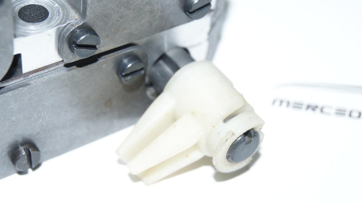 722.302 722.305 W126 W107 500 transmission valve body 722 722.302 722.305 W126 W107 500 transmission valve body 722