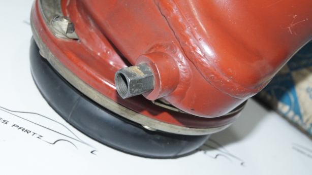 W109 W112 300SEL 3.5 6.3 air suspension left air cell Genuine Mercedes Part W109 W112 300SEL 3.5 6.3 air suspension left air cell Genuine Mercedes Part