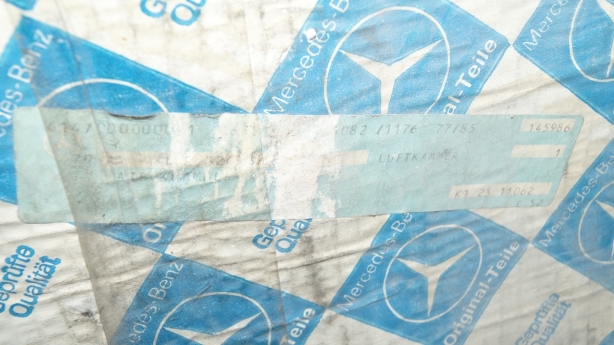 W109 W112 300SEL 3.5 6.3 air suspension left air cell Genuine Mercedes Part W109 W112 300SEL 3.5 6.3 air suspension left air cell Genuine Mercedes Part