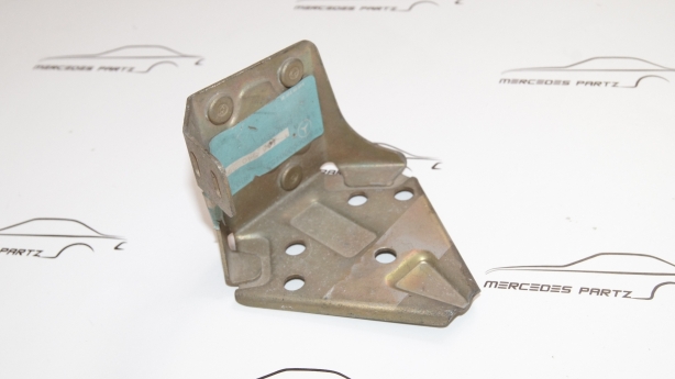 W114 W115 W116 W123 cruise control bracket Genuine Mercedes Part W114 W115 W116 W123 cruise control bracket Genuine Mercedes Part
