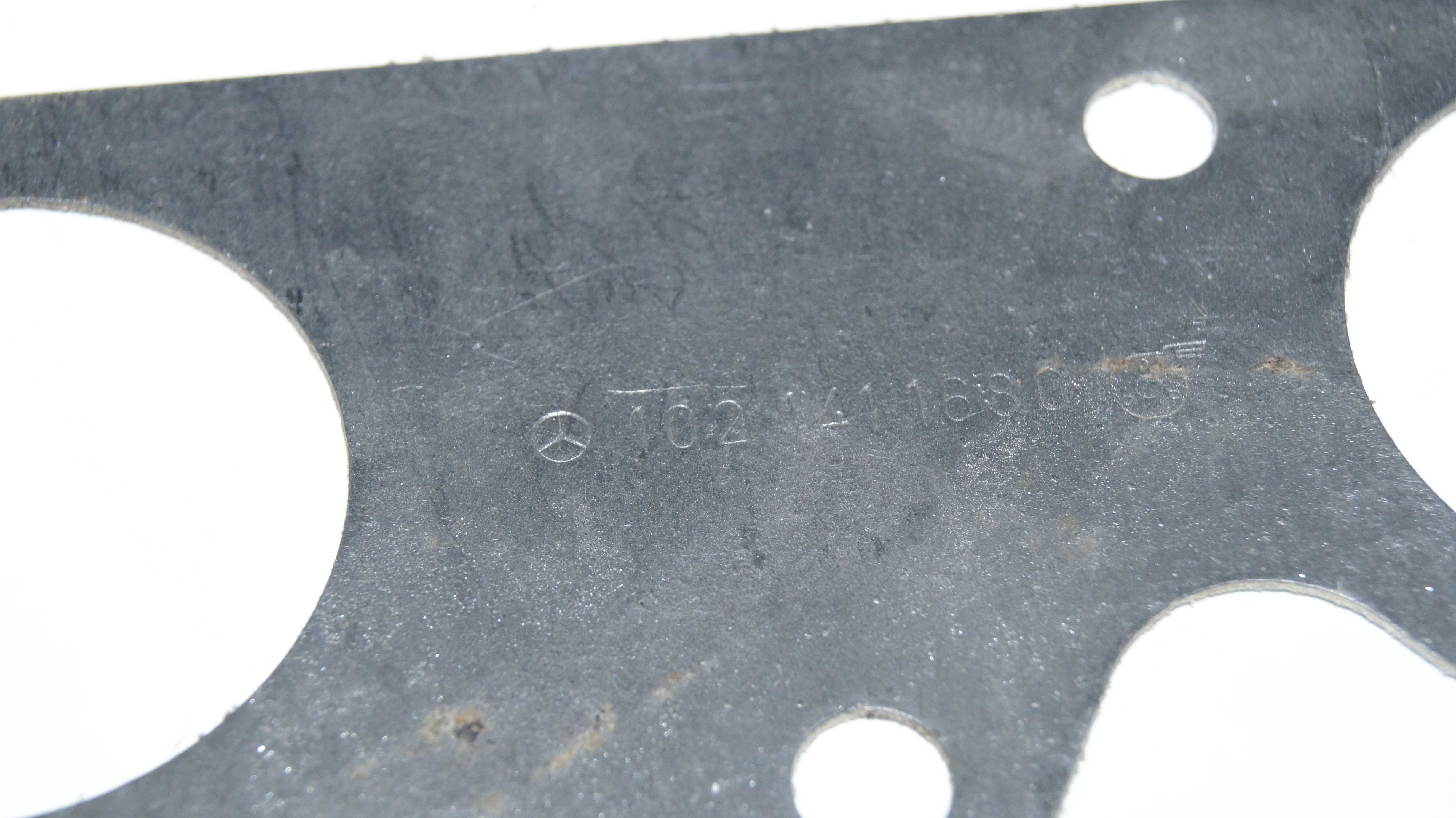 M102 intake manifold gasket Genuine Mercedes Part M102 intake manifold gasket Genuine Mercedes Part