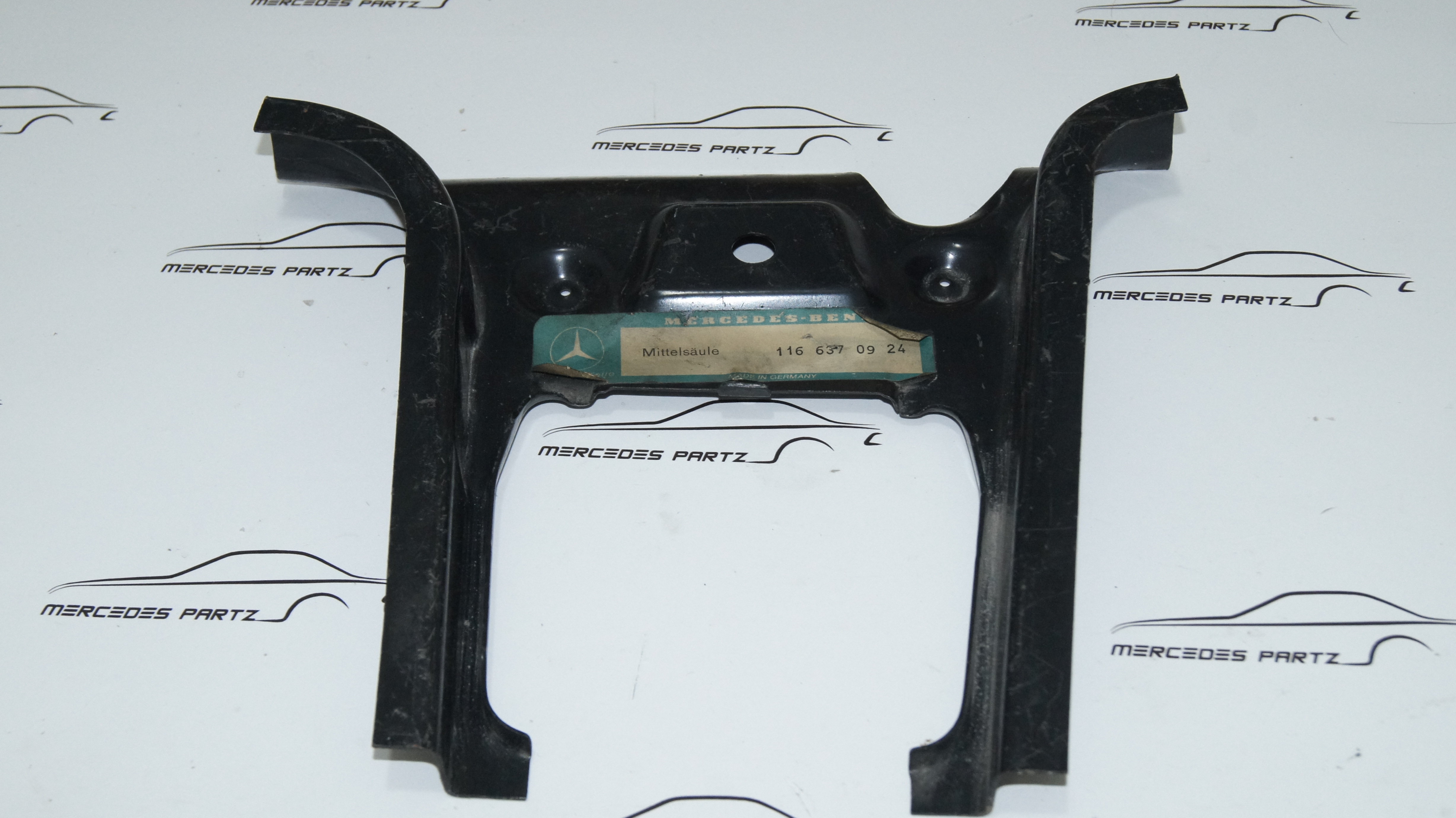 A1166370924 , 1166370924 , W116 side panel left pillar