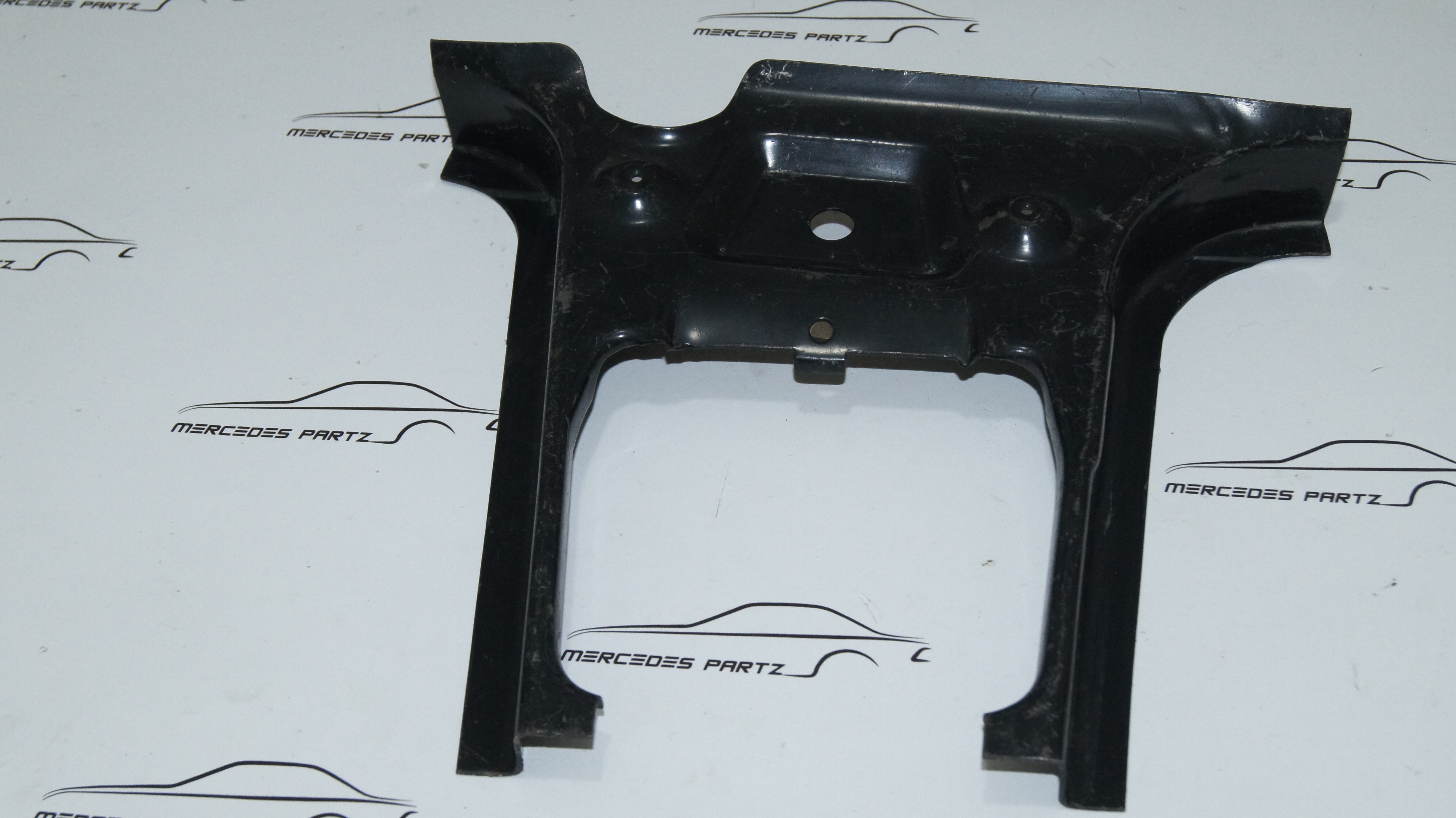A1166370924 , 1166370924 , W116 side panel left pillar