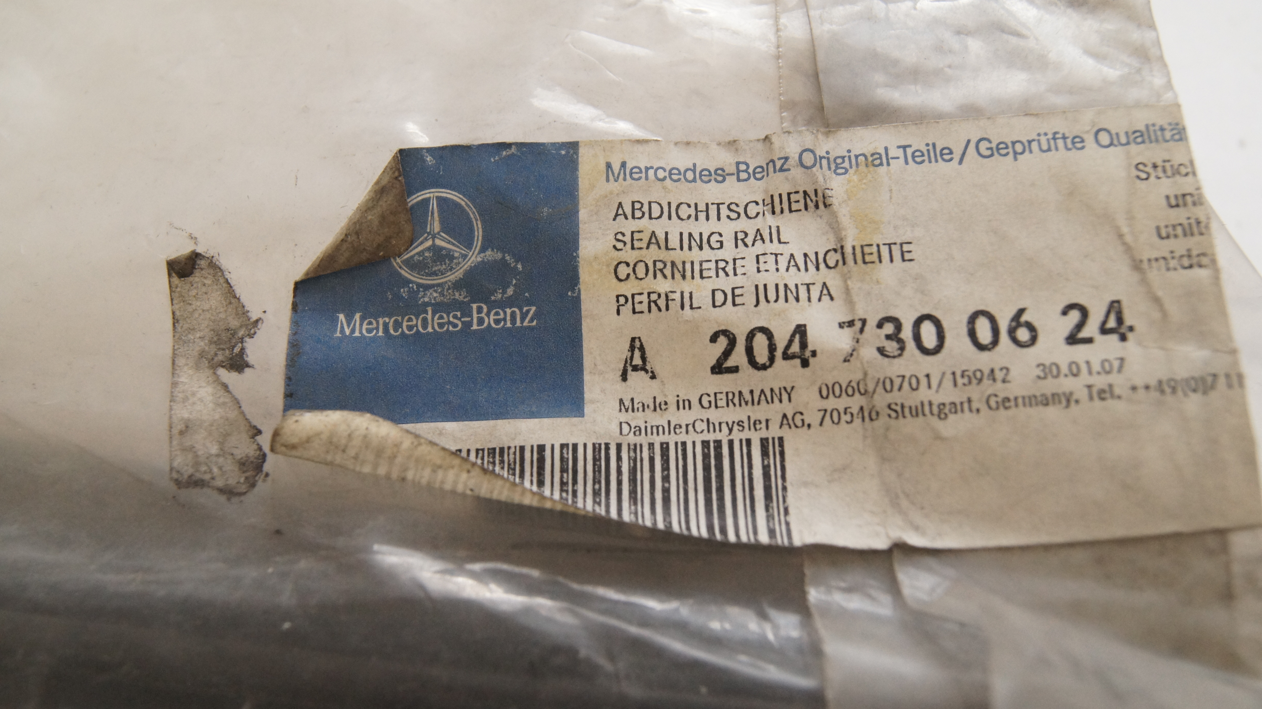 W204 rear right door inside window sliding rail Genuine Mercedes Part W204 rear right door inside window sliding rail Genuine Mercedes Part