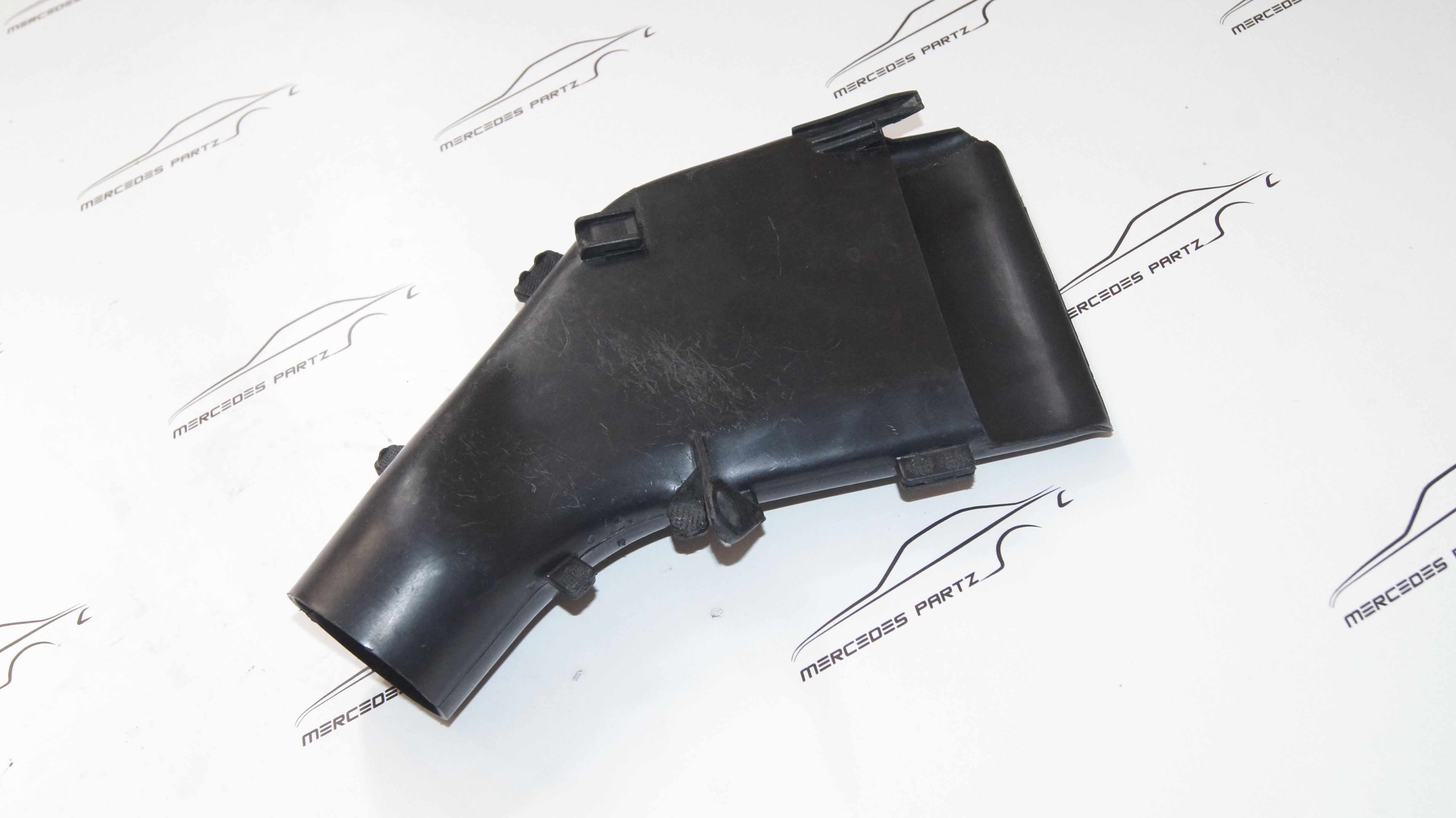 A2015280104 , W201 190E air scoop