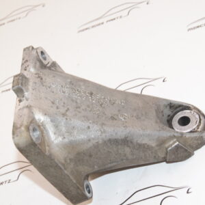 W201 190E 2.6 left engine support Genuine Mercedes Part W201 190E 2.6 left engine support Genuine Mercedes Part