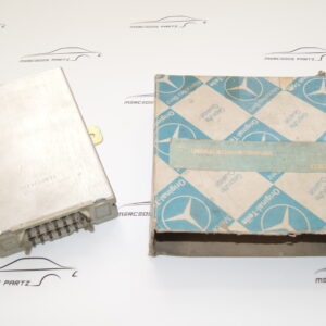 A0035450832 , 412 205/7/3 , W123 cruise control tempomat unit