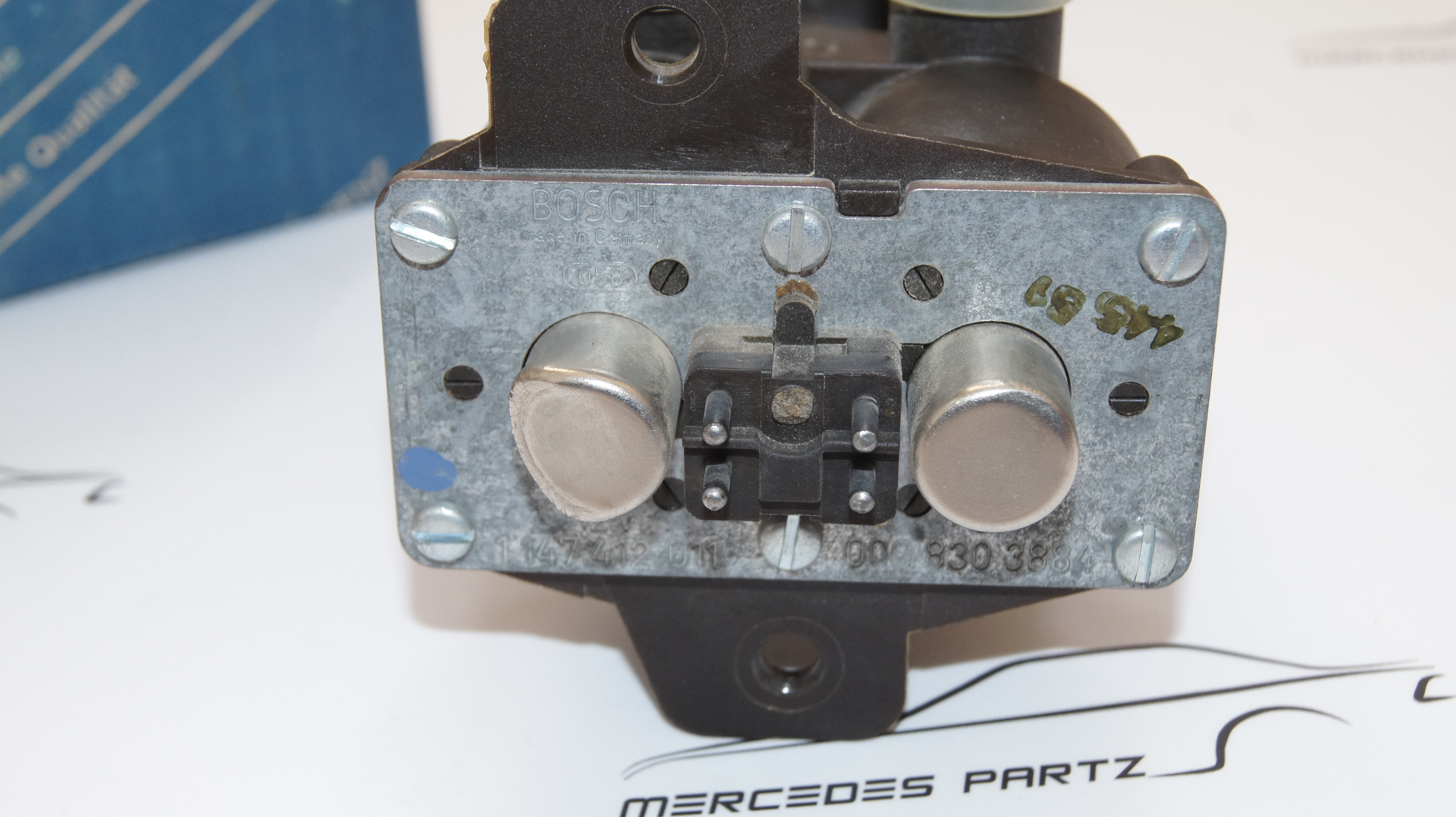 W126 heater valve NEW NOS Genuine Mercedes Part W126 heater valve NEW NOS Genuine Mercedes Part