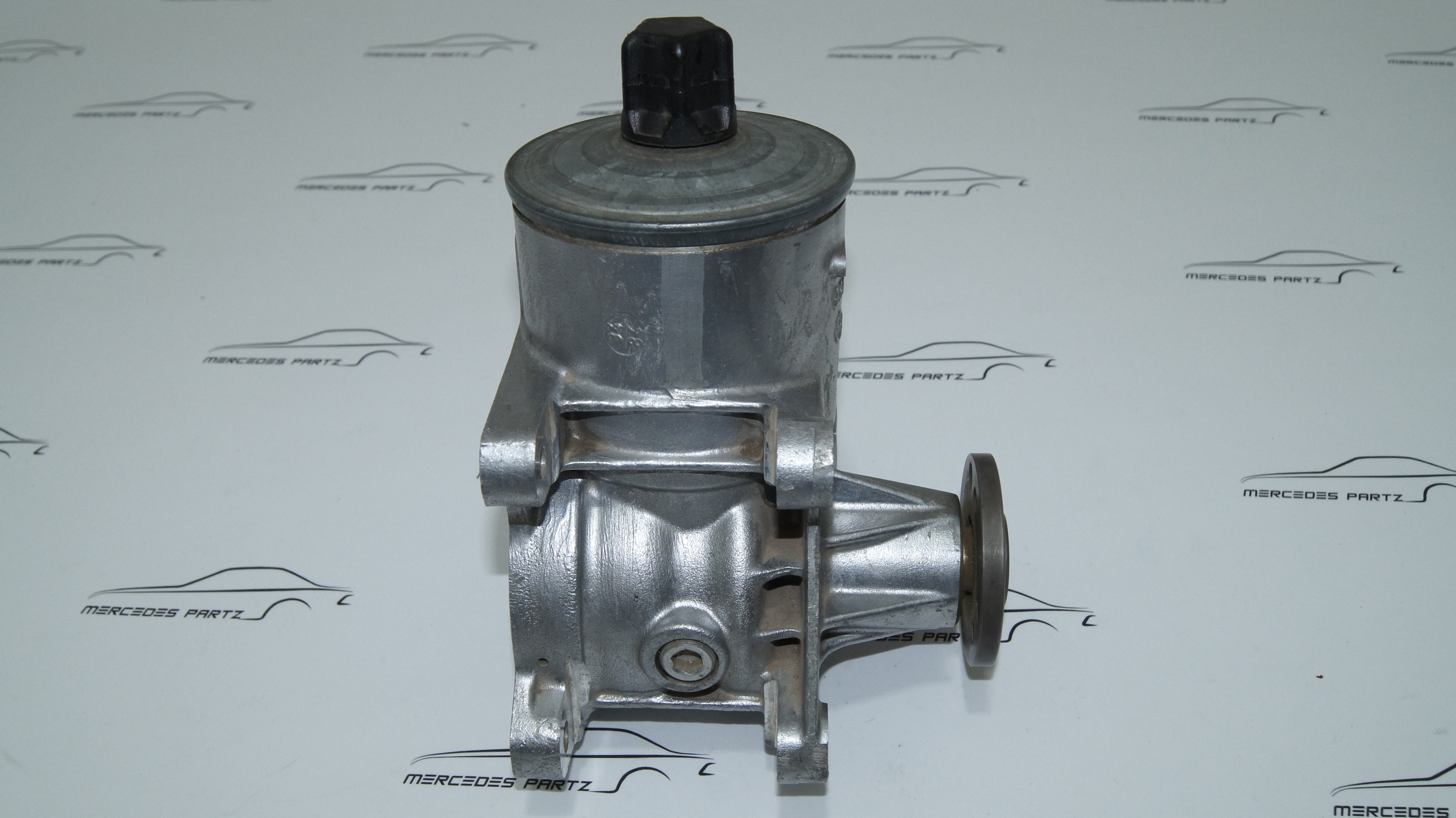 W201 W124 hydraulic pump NEW NOS Genuine Mercedes Part W201 W124 hydraulic pump NEW NOS Genuine Mercedes Part