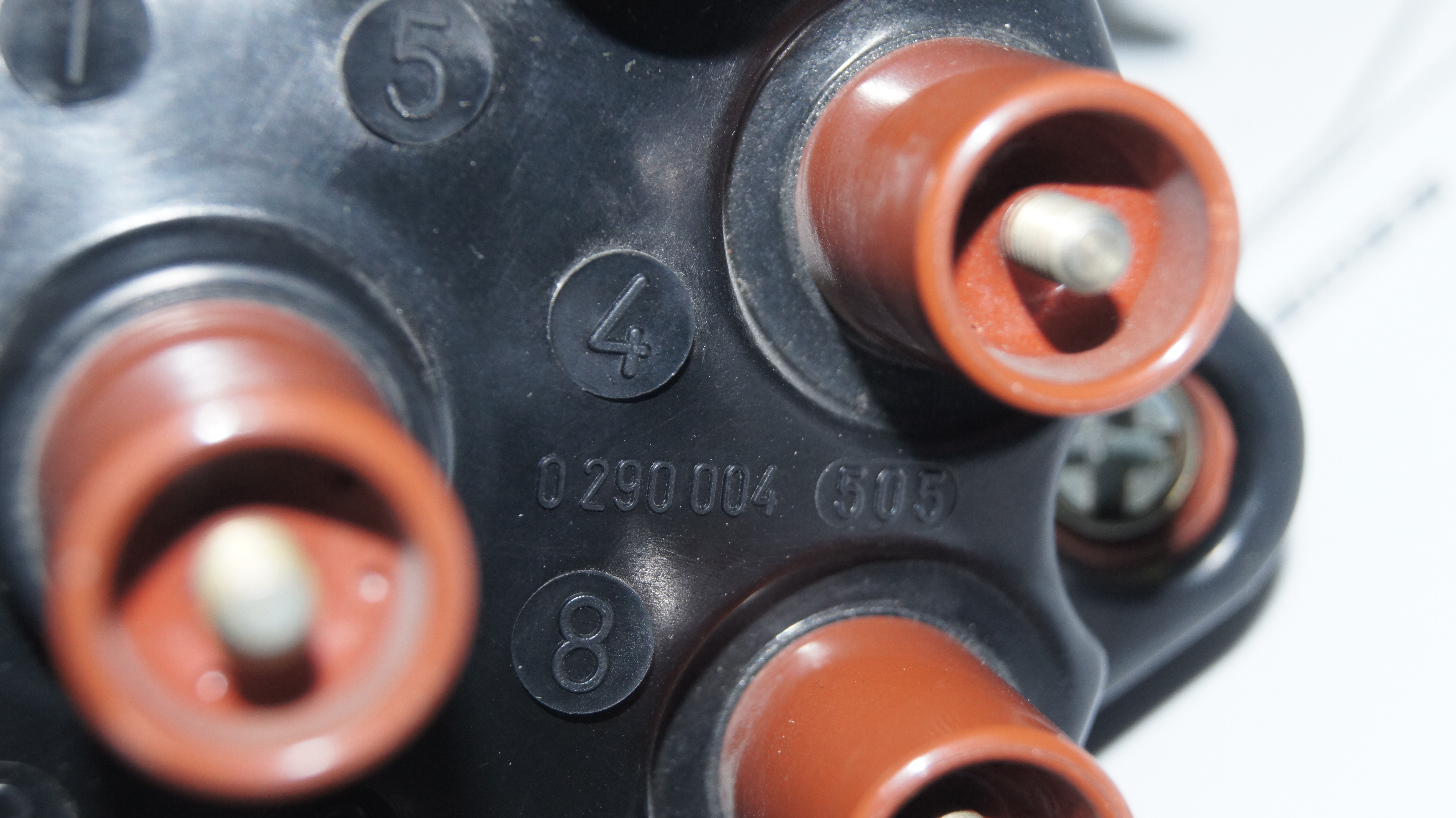 M116 380SLC 380SL 380SE Ignition distributor A0031581201 Bosch 0237401012 Bosch M116 380SLC 380SL 380SE Ignition distributor A0031581201 Bosch 0237401012 Bosch