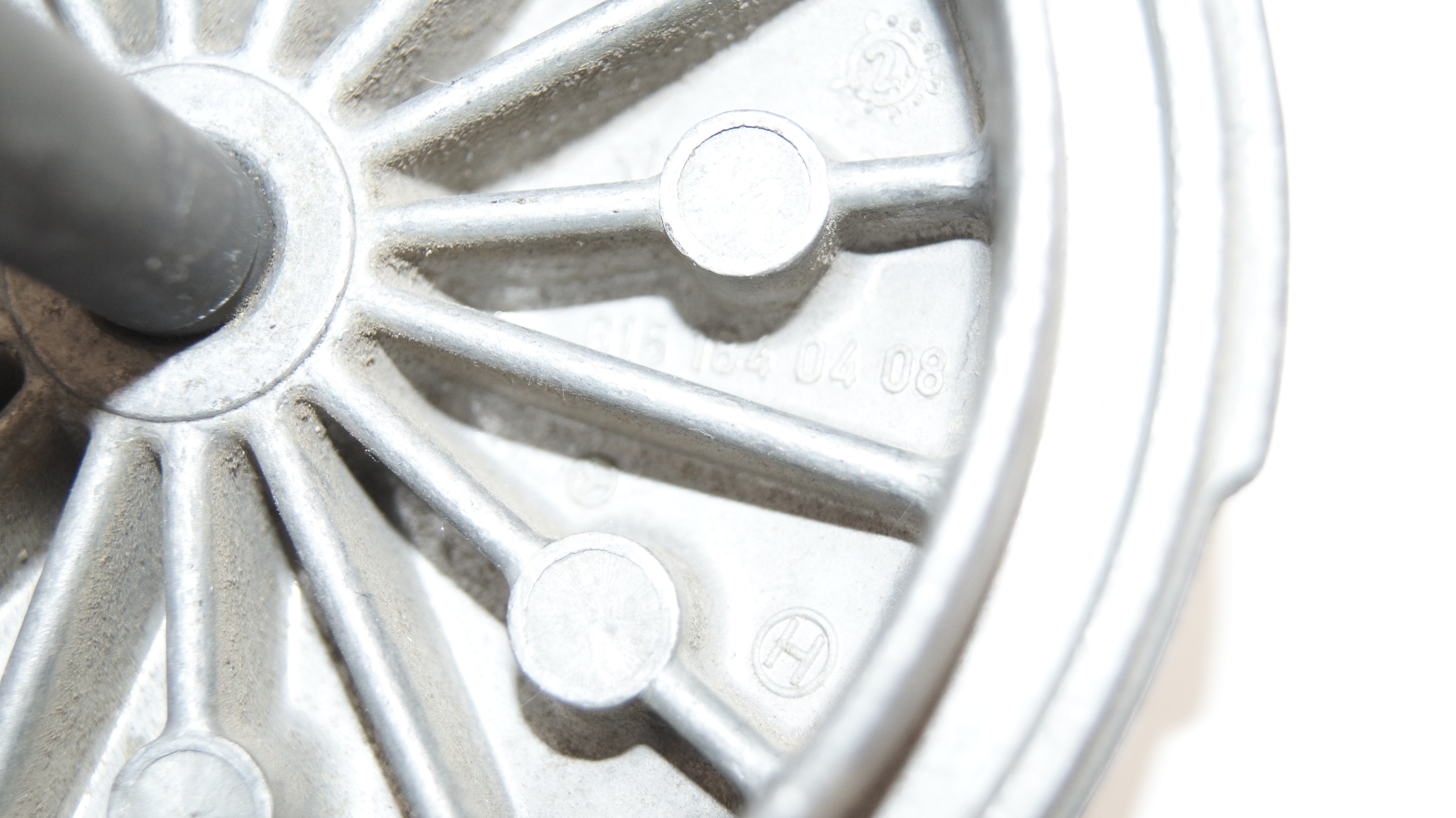 OM617 oil filter housing cap Genuine Mercedes Part OM617 oil filter housing cap Genuine Mercedes Part