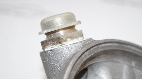 M100 oil filter housing cover Genuine Mercedes Part M100 oil filter housing cover Genuine Mercedes Part