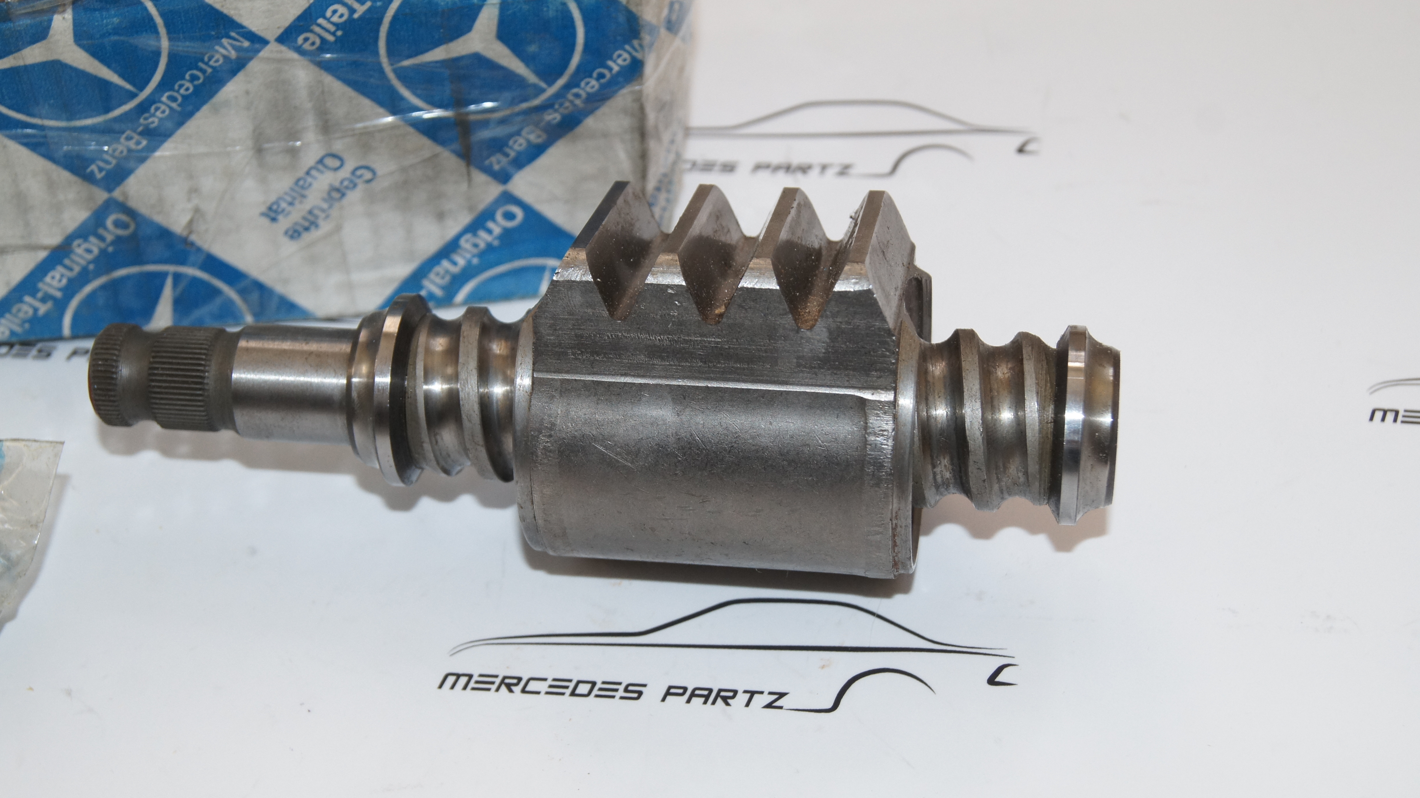 W114 W115 steering nut Genuine Mercedes Part W114 W115 steering nut Genuine Mercedes Part