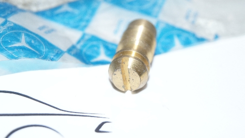 M102 idle air system screw Genuine Mercedes Part M102 idle air system screw Genuine Mercedes Part