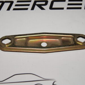 M102 fuel injector nozzle holder clamp bracket Genuine Mercedes Part M102 fuel injector nozzle holder clamp bracket Genuine Mercedes Part