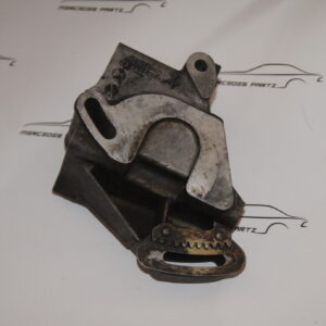 W123 power steering bracket USED Genuine Mercedes Part W123 power steering bracket USED Genuine Mercedes Part