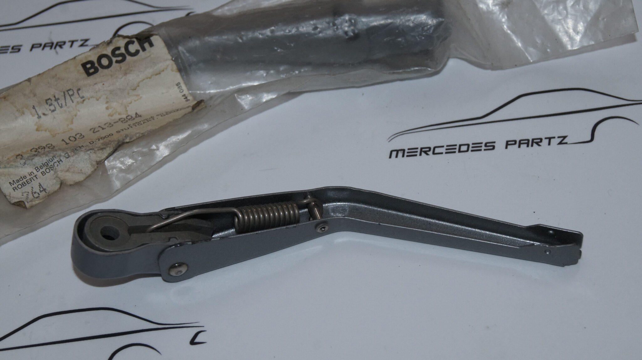 W126 headlight left wiper arm mercedespartz