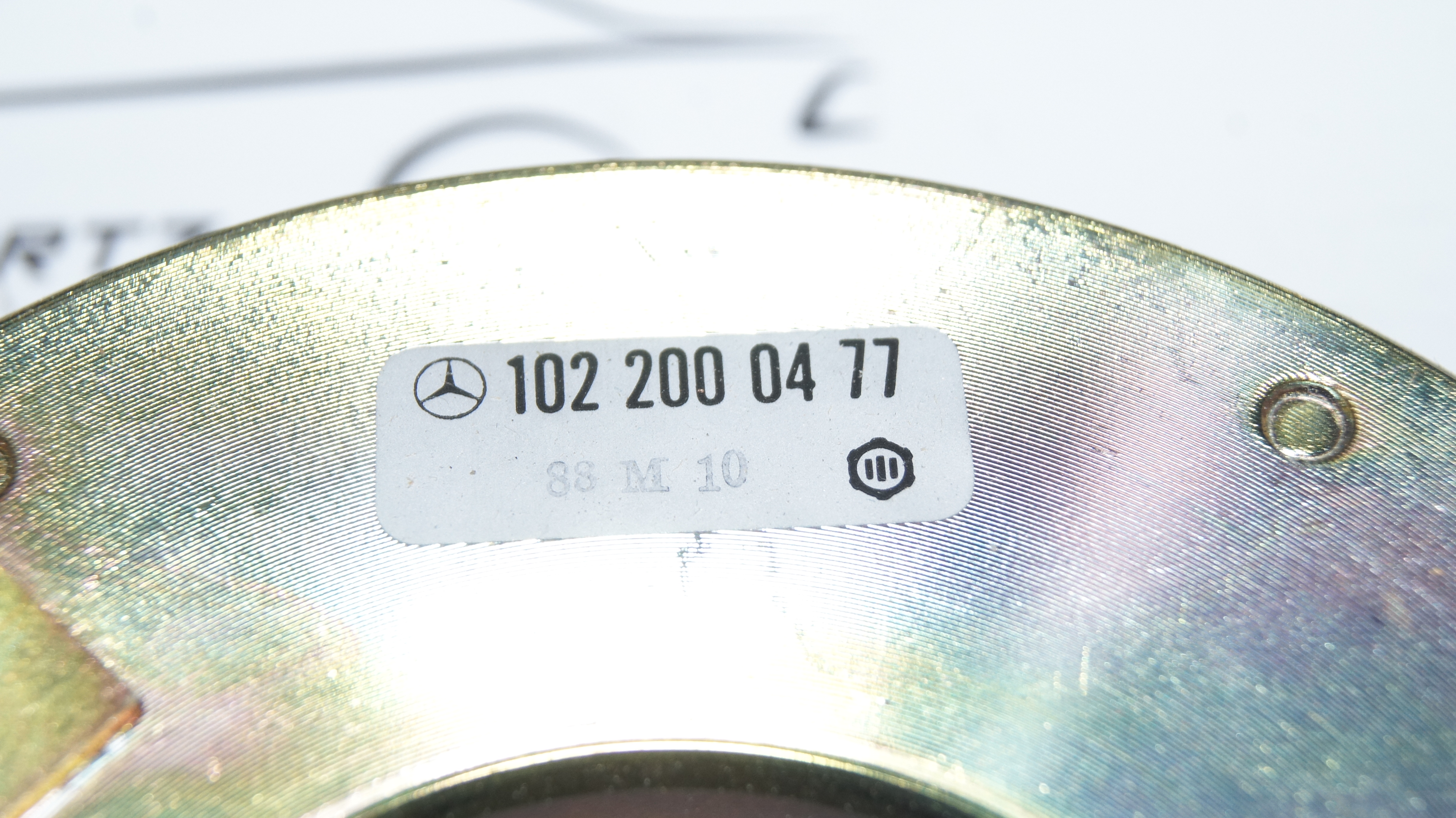 A1022000477 M102 engine magnet Genuine Mercedes Part A1022000477 M102 engine magnet Genuine Mercedes Part