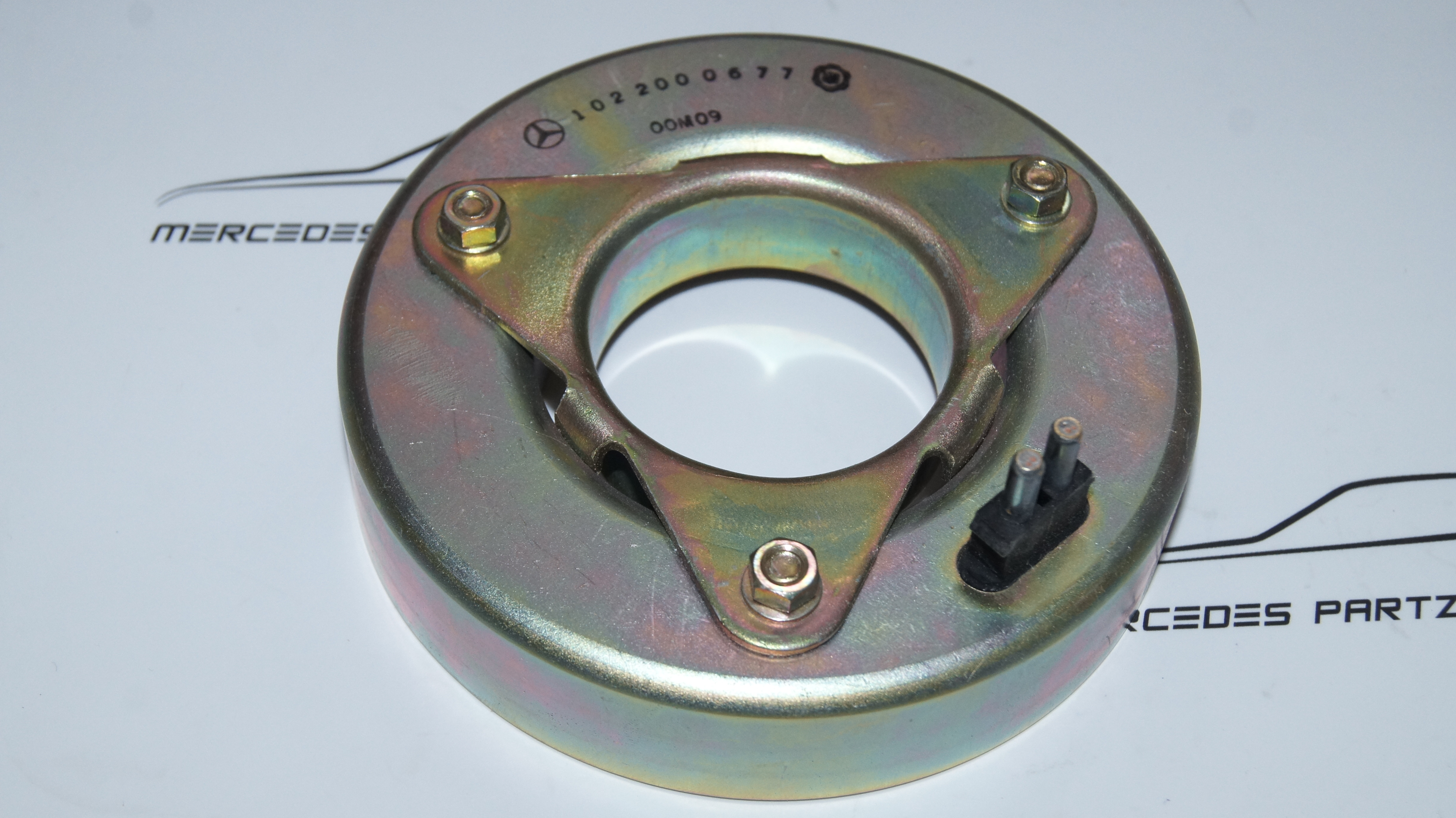 M102 W201 W124 Magnet A1022000677 Genuine Mercedes Part M102 W201 W124 Magnet A1022000677 Genuine Mercedes Part