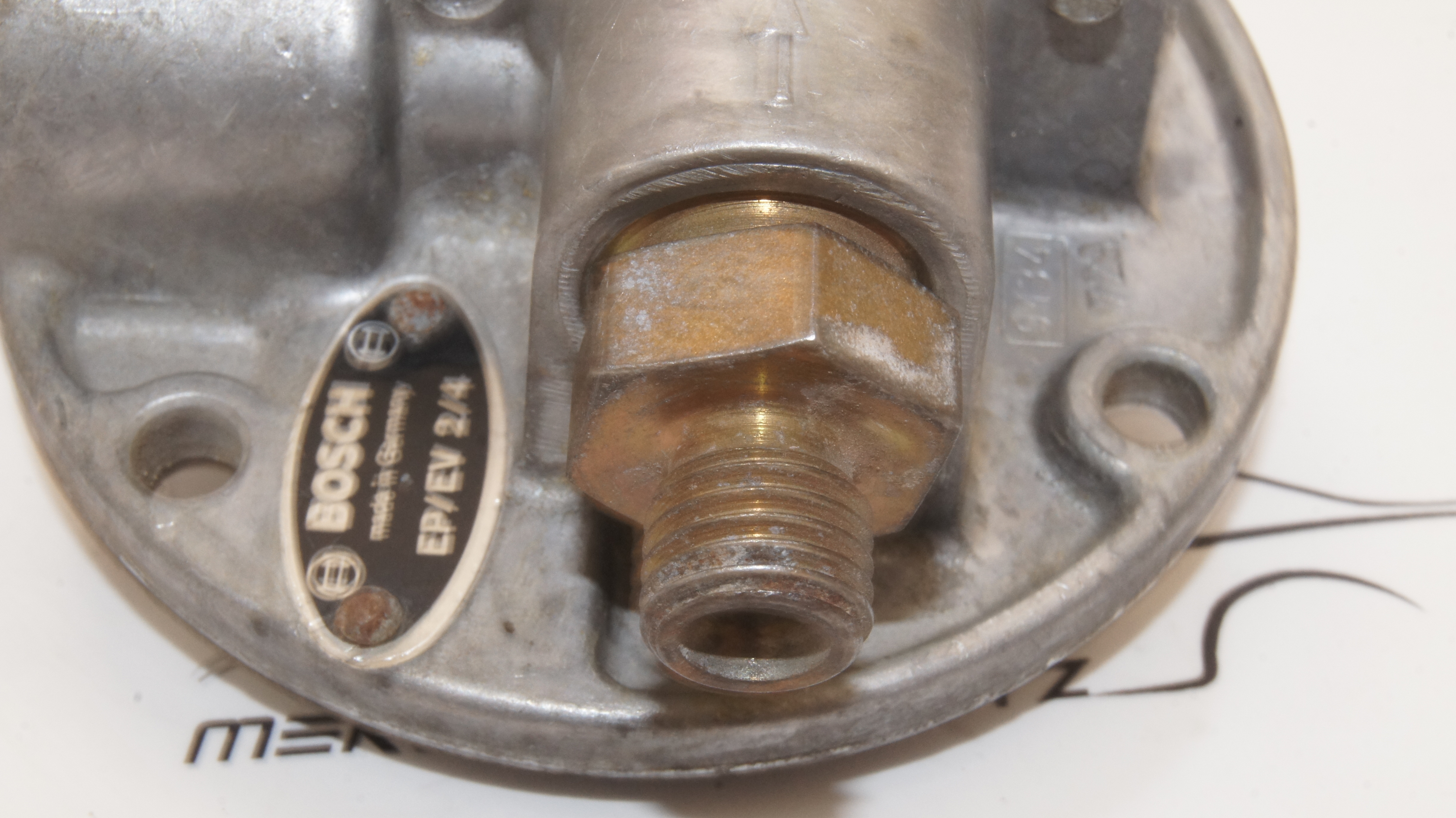 A0000712137 M100 M127 M189 cold start valve nozzle cover Bosch A0000712137 M100 M127 M189 cold start valve nozzle cover Bosch