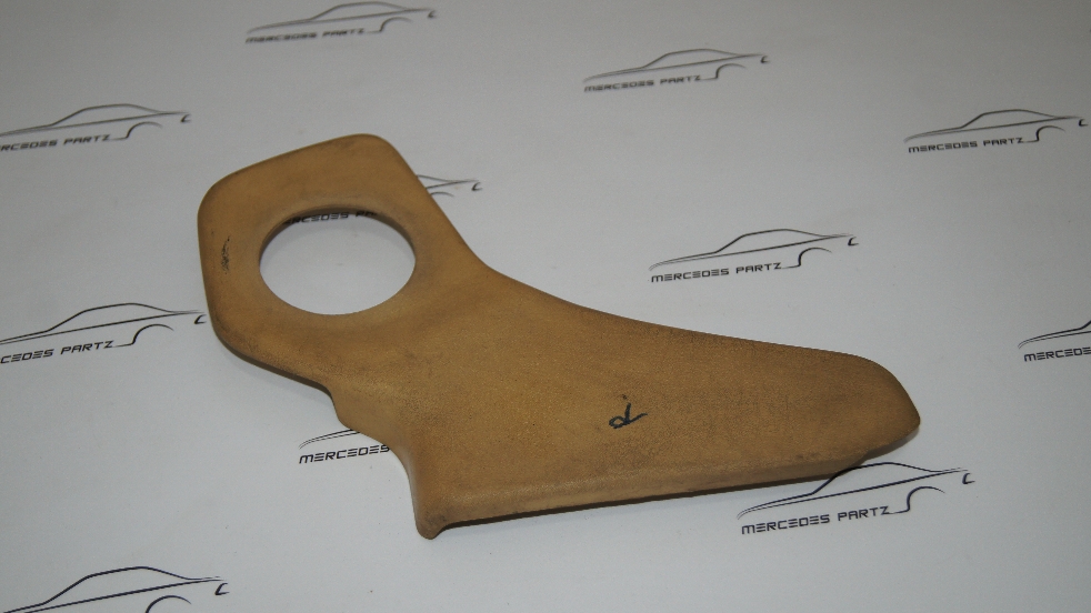 W123 right seat right cover USED used(working condition) W123 right seat right cover USED used(working condition)