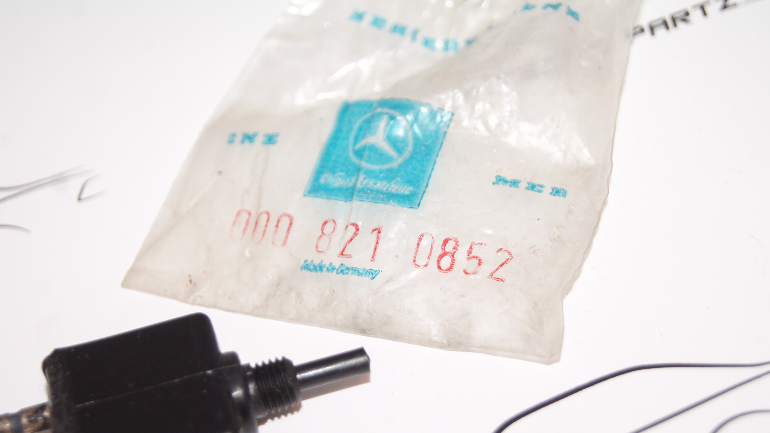 W100 W108 W109 W110 W111 W113 W114 W115 glove compartment contactor switch NEW NOS Genuine Mercedes Part W100 W108 W109 W110 W111 W113 W114 W115 glove compartment contactor switch NEW NOS Genuine Mercedes Part