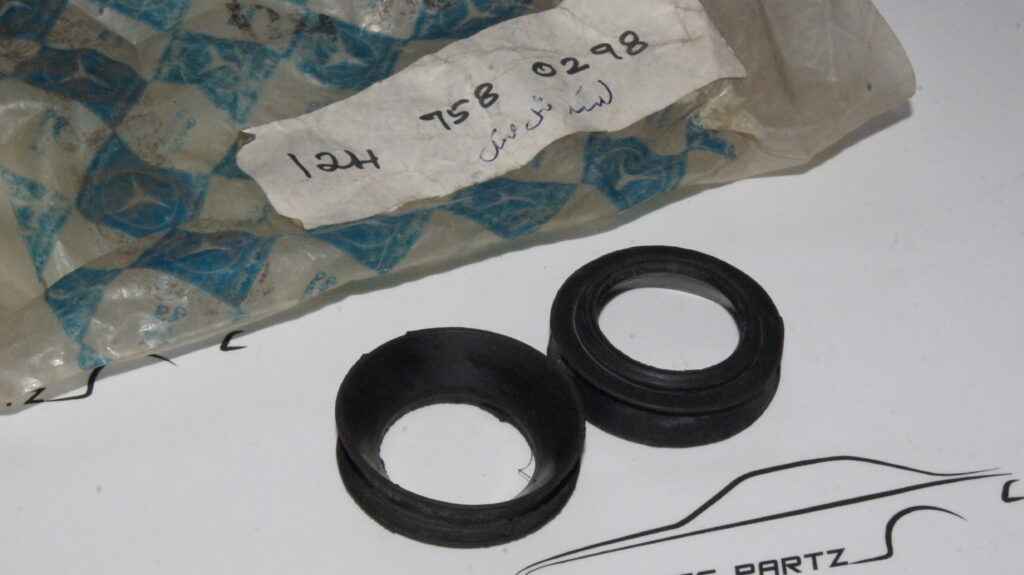 W124 rear trunk lid lock seal mercedespartz