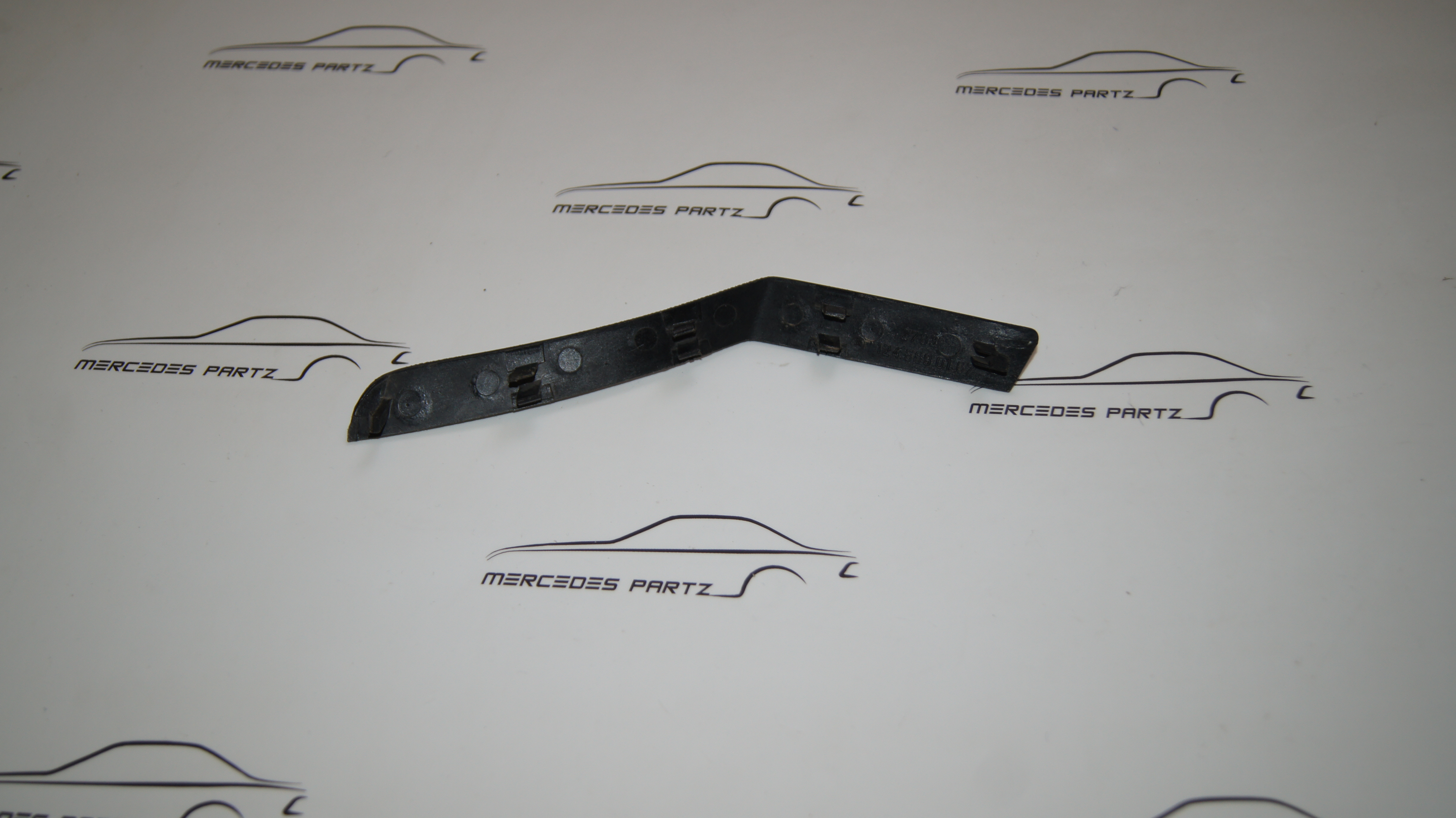 A1246890167 , W124 left loudspeaker cover