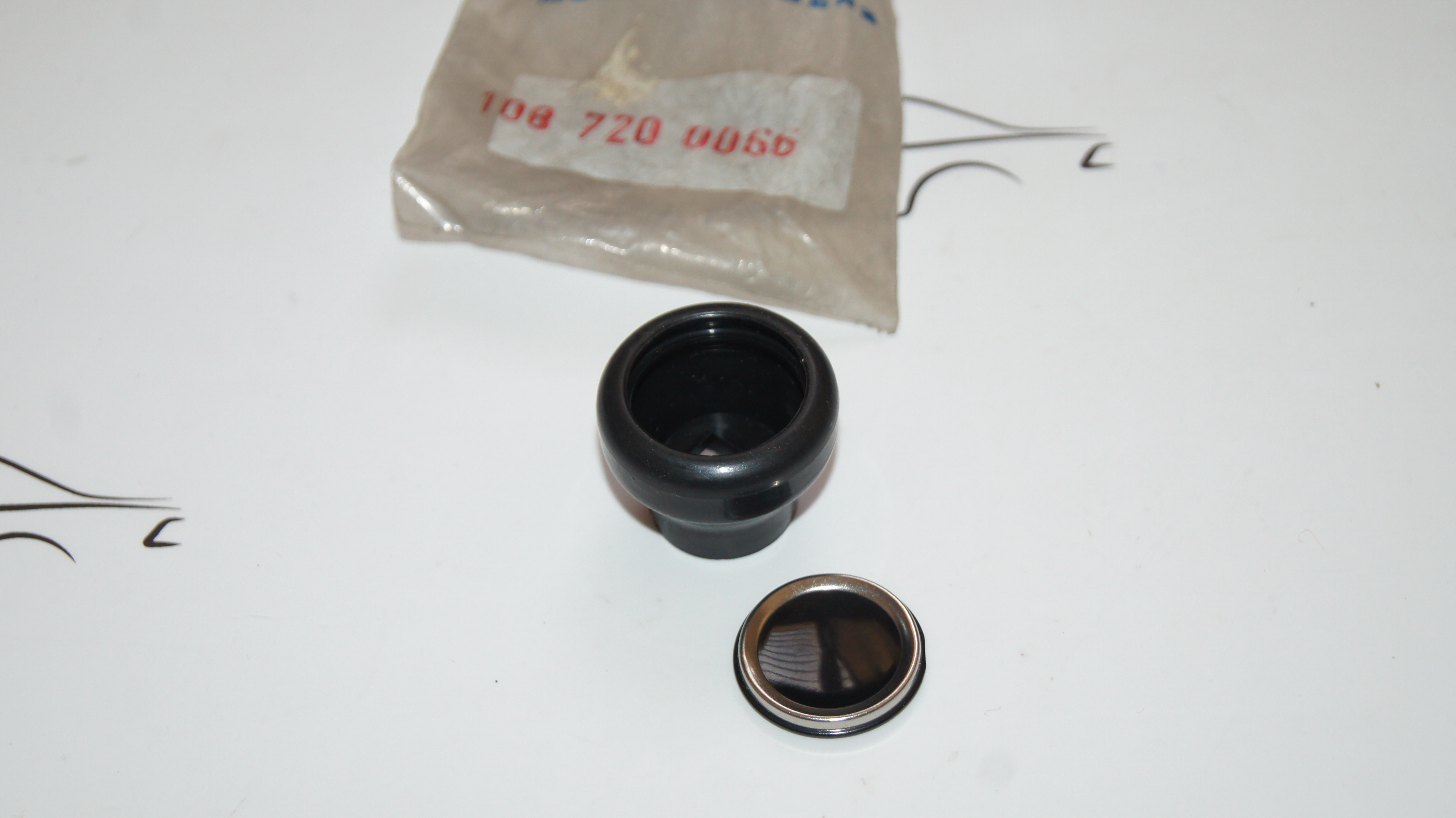 W100 W108 W109 fastener Genuine Mercedes Part W100 W108 W109 fastener Genuine Mercedes Part