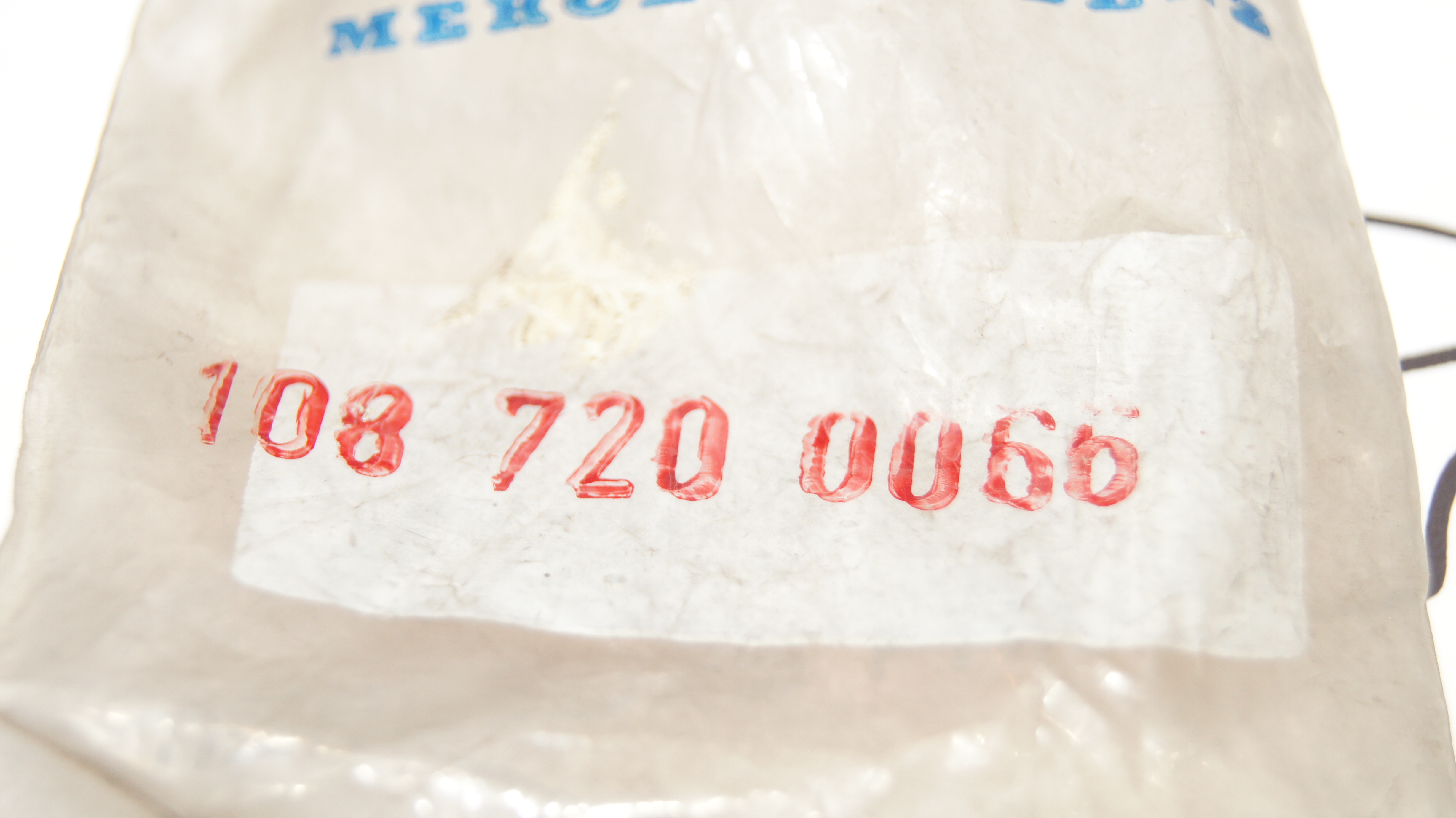 W100 W108 W109 fastener Genuine Mercedes Part W100 W108 W109 fastener Genuine Mercedes Part