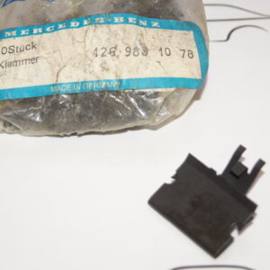 W201 W124 W126 . Instrument Cluster Clip Genuine Mercedes Part