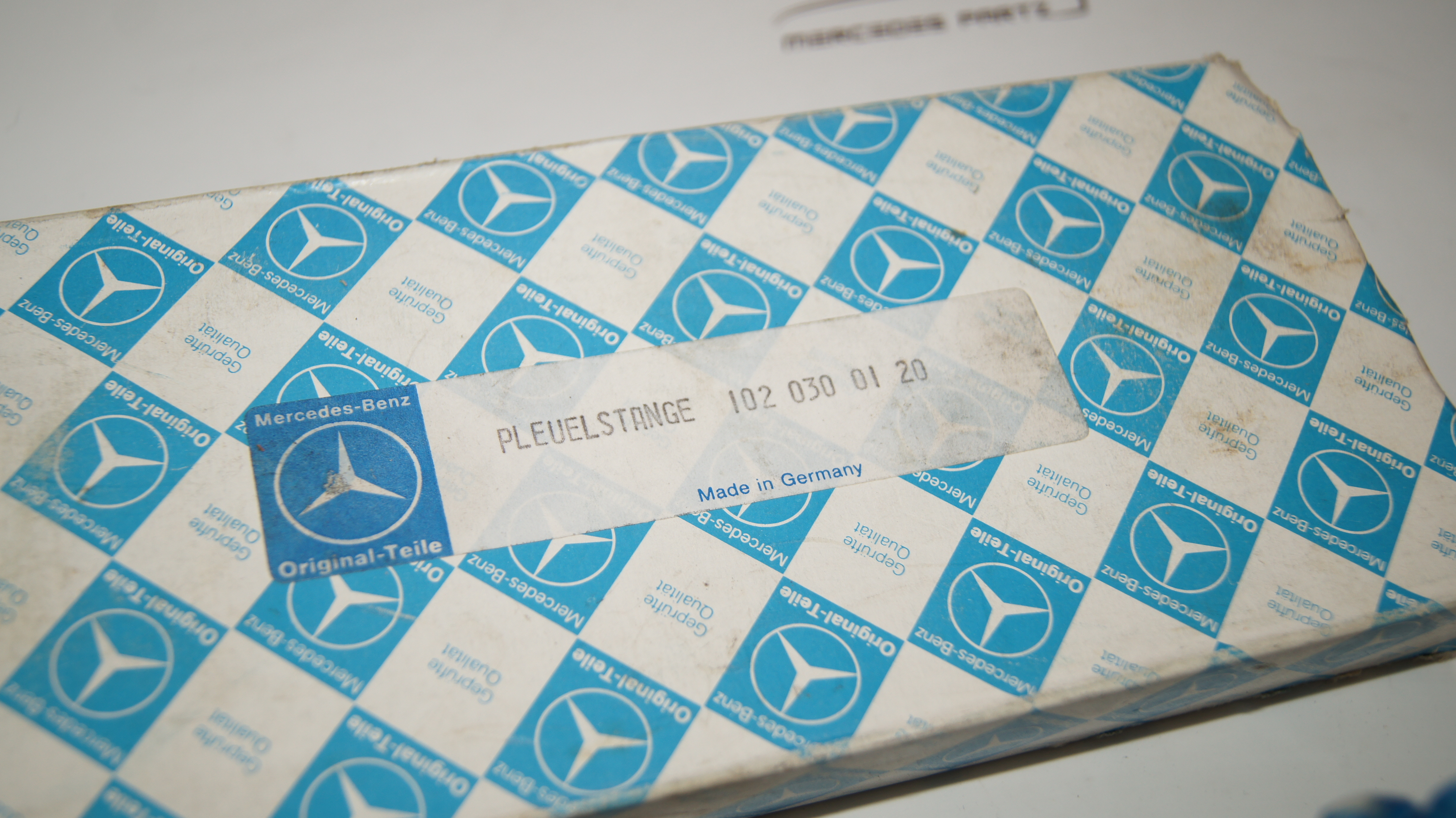 M102 connecting rod A1020300120 NOS Genuine Mercedes Part M102 connecting rod A1020300120 NOS Genuine Mercedes Part