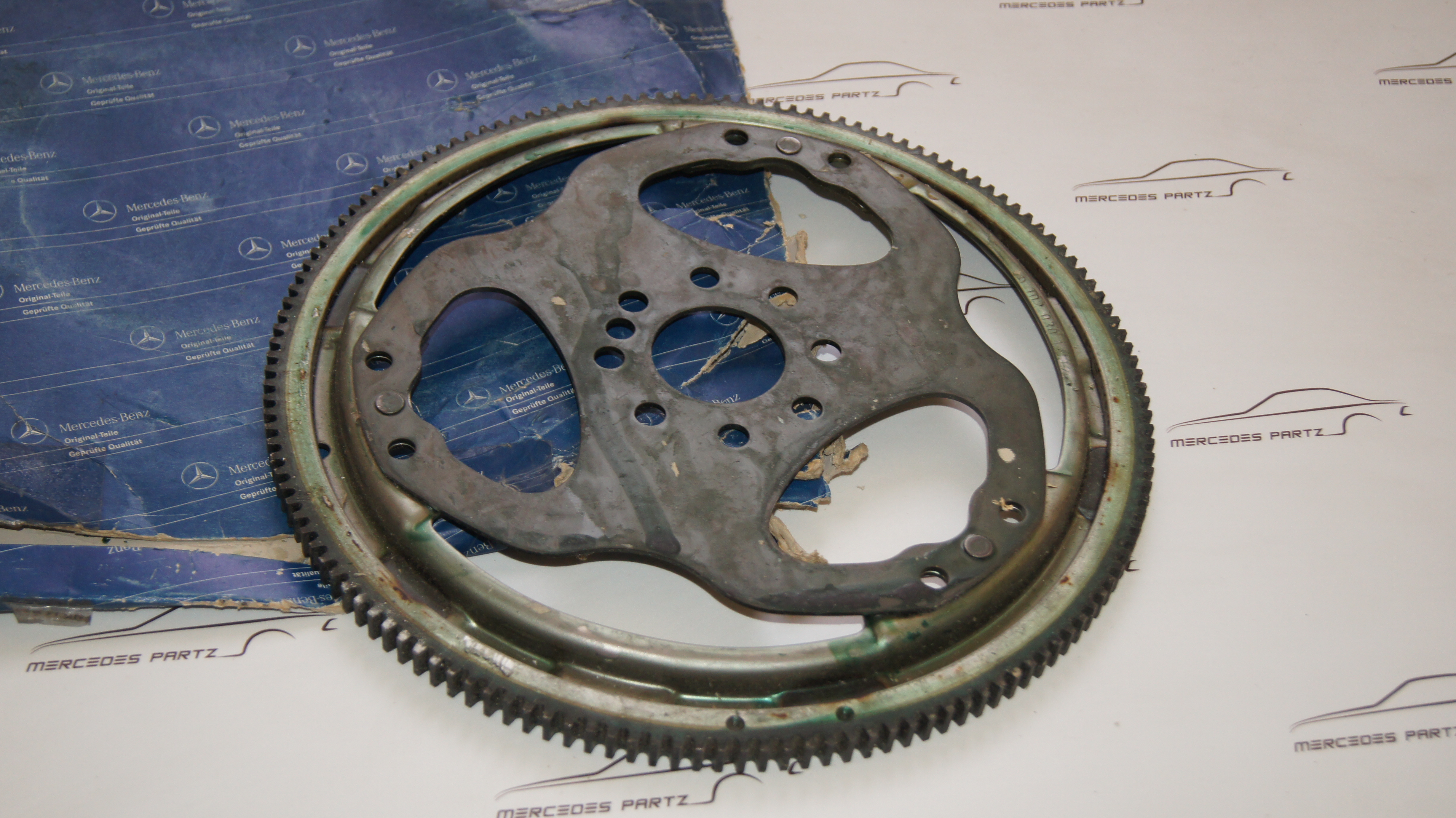 M102 flywheel ring gear Genuine Mercedes Part M102 flywheel ring gear Genuine Mercedes Part