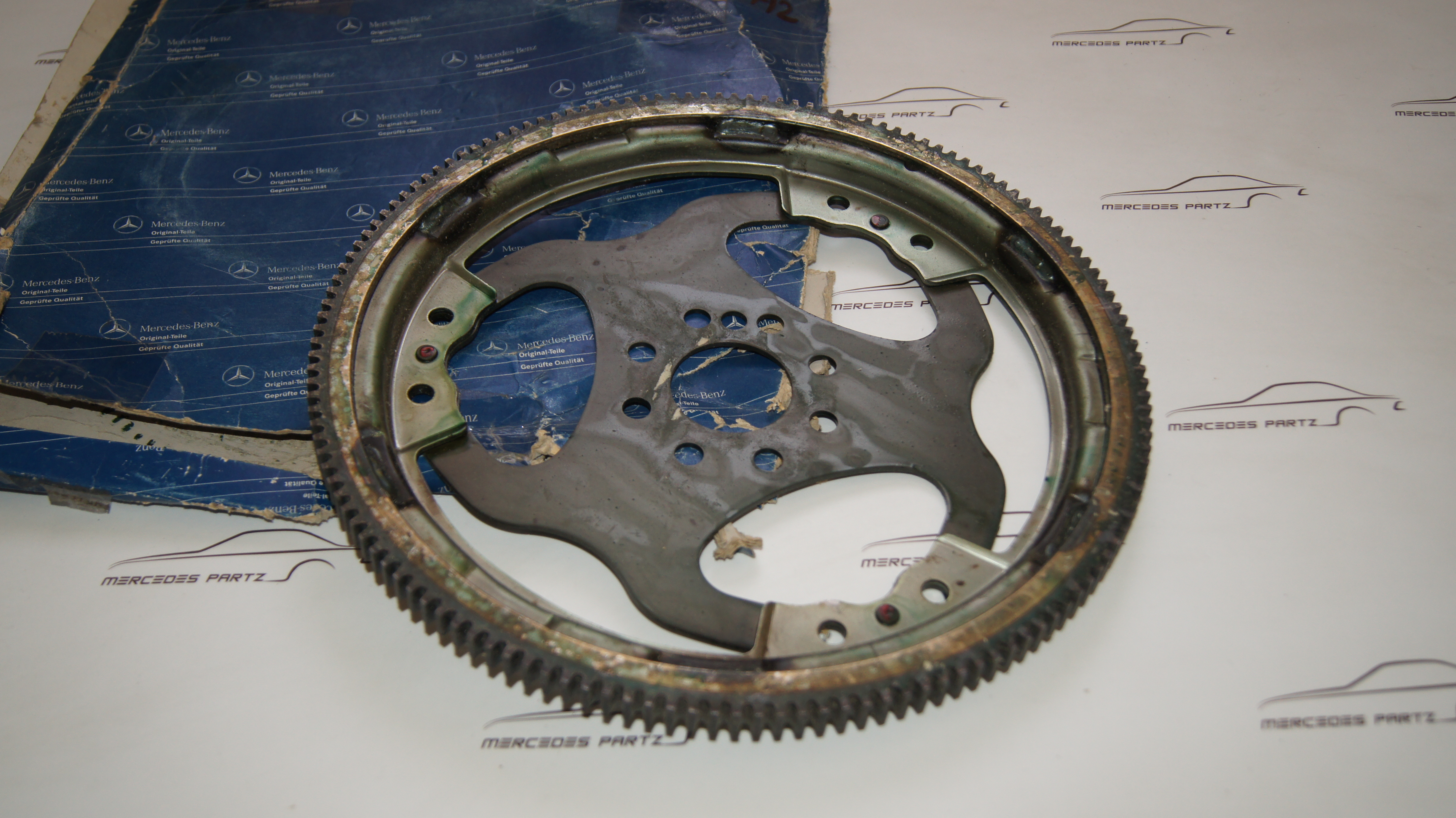 M102 flywheel ring gear Genuine Mercedes Part M102 flywheel ring gear Genuine Mercedes Part