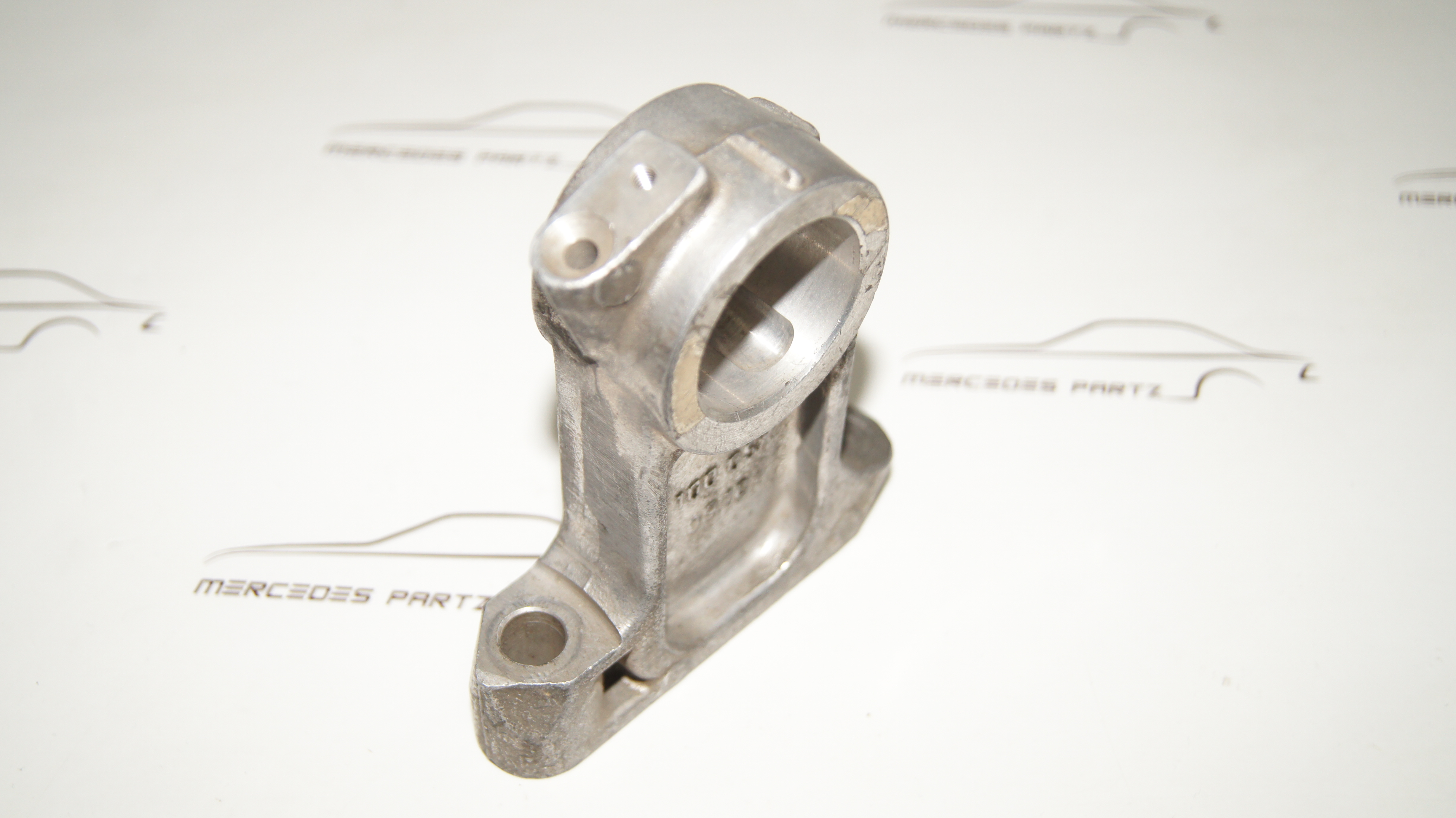 M100 engine camshaft tower bearing Genuine Mercedes Part M100 engine camshaft tower bearing Genuine Mercedes Part