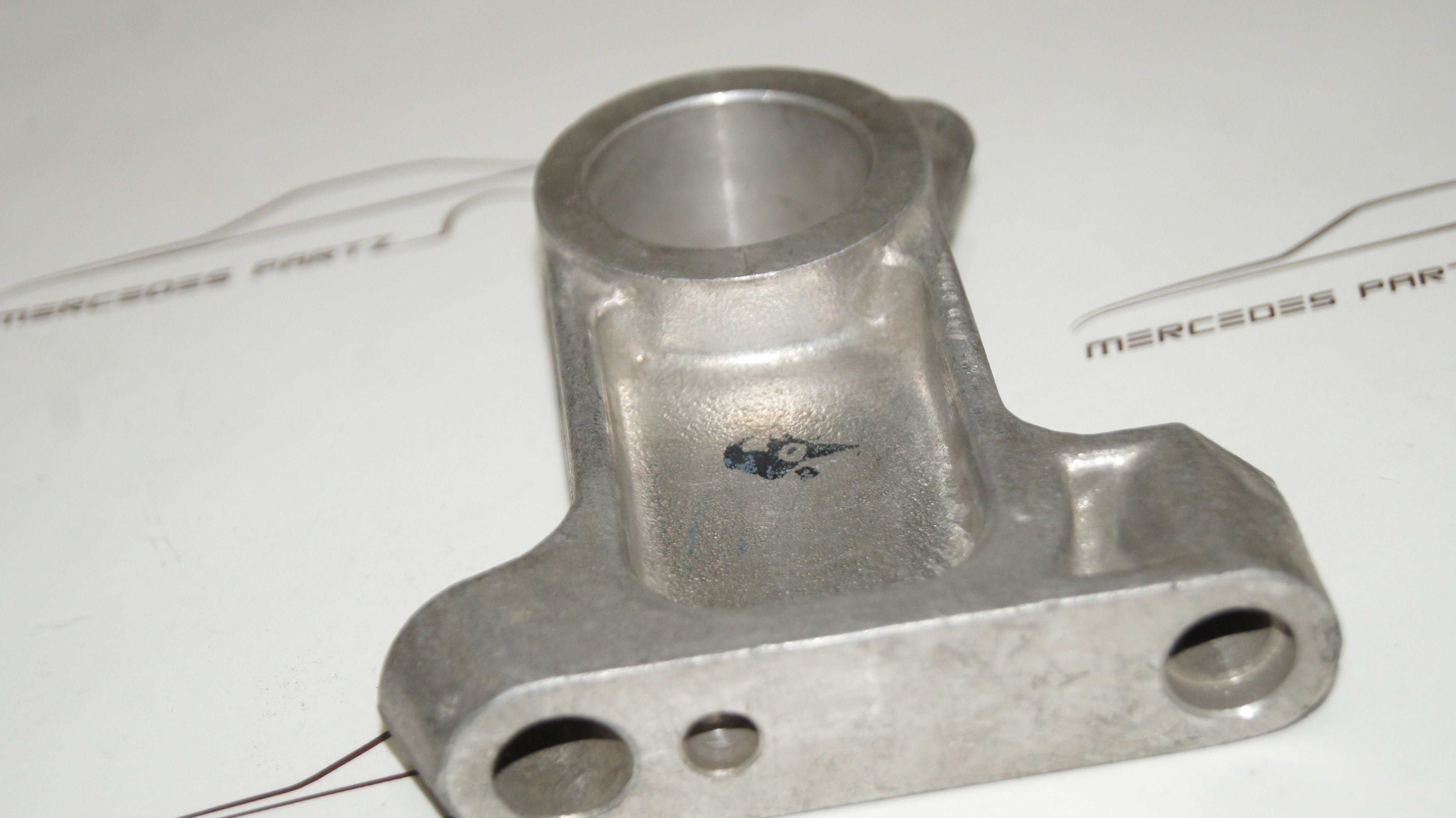 M100 engine camshaft tower bearing Genuine Mercedes Part M100 engine camshaft tower bearing Genuine Mercedes Part