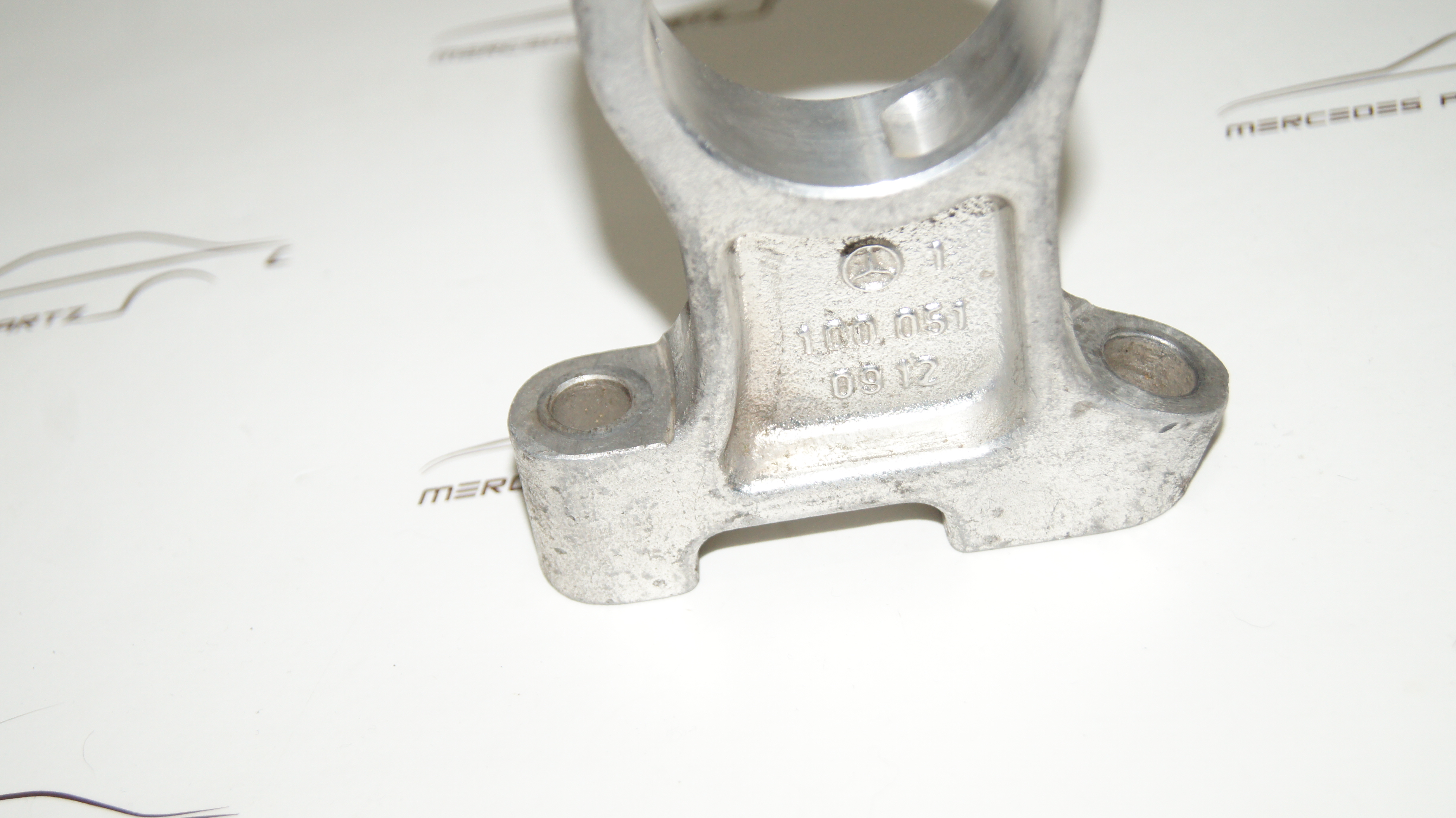 M100 camshaft tower bearing Genuine Mercedes Part M100 camshaft tower bearing Genuine Mercedes Part