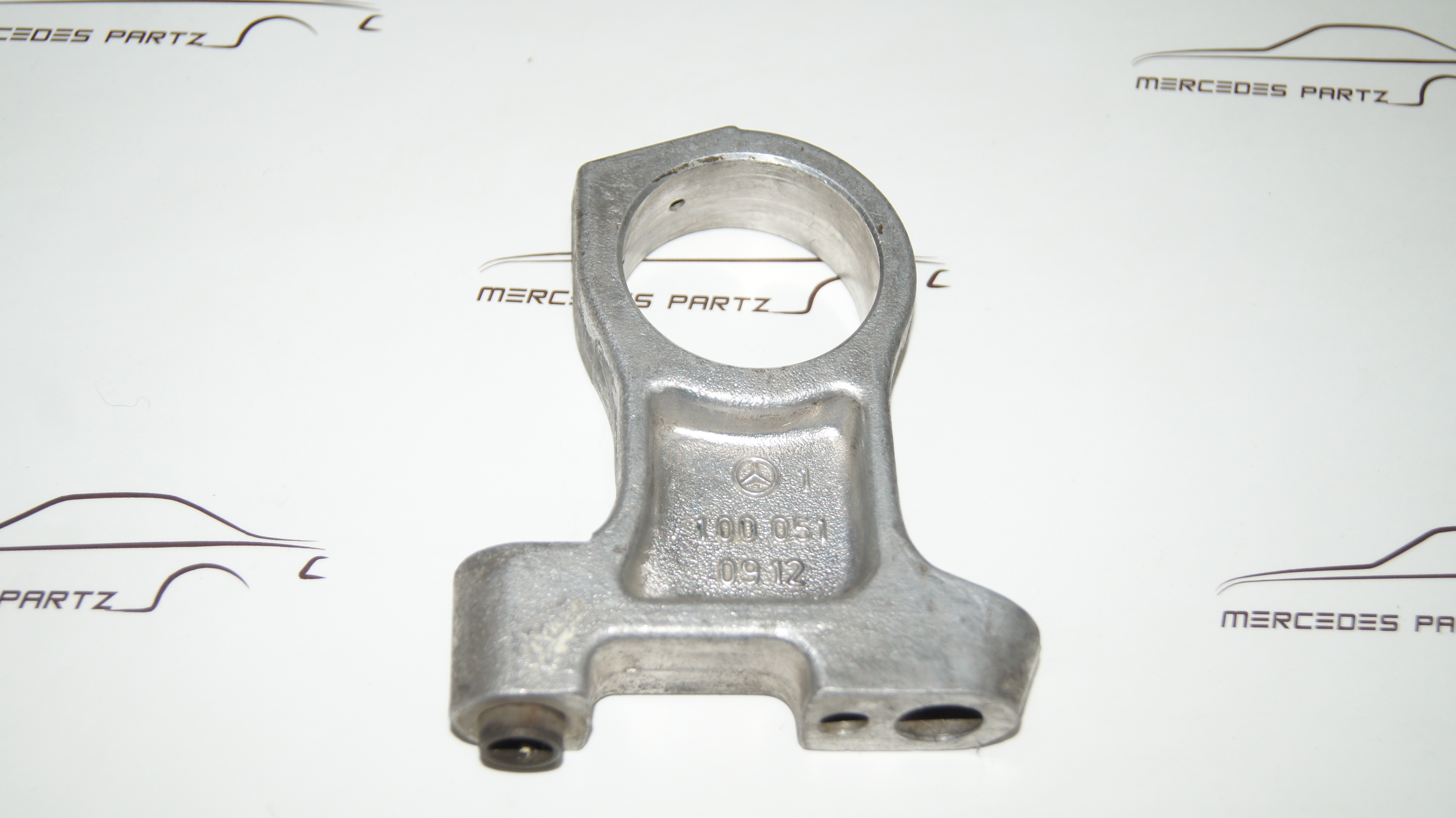 M100 engine camshaft tower bearing with hole Genuine Mercedes Part M100 engine camshaft tower bearing with hole Genuine Mercedes Part