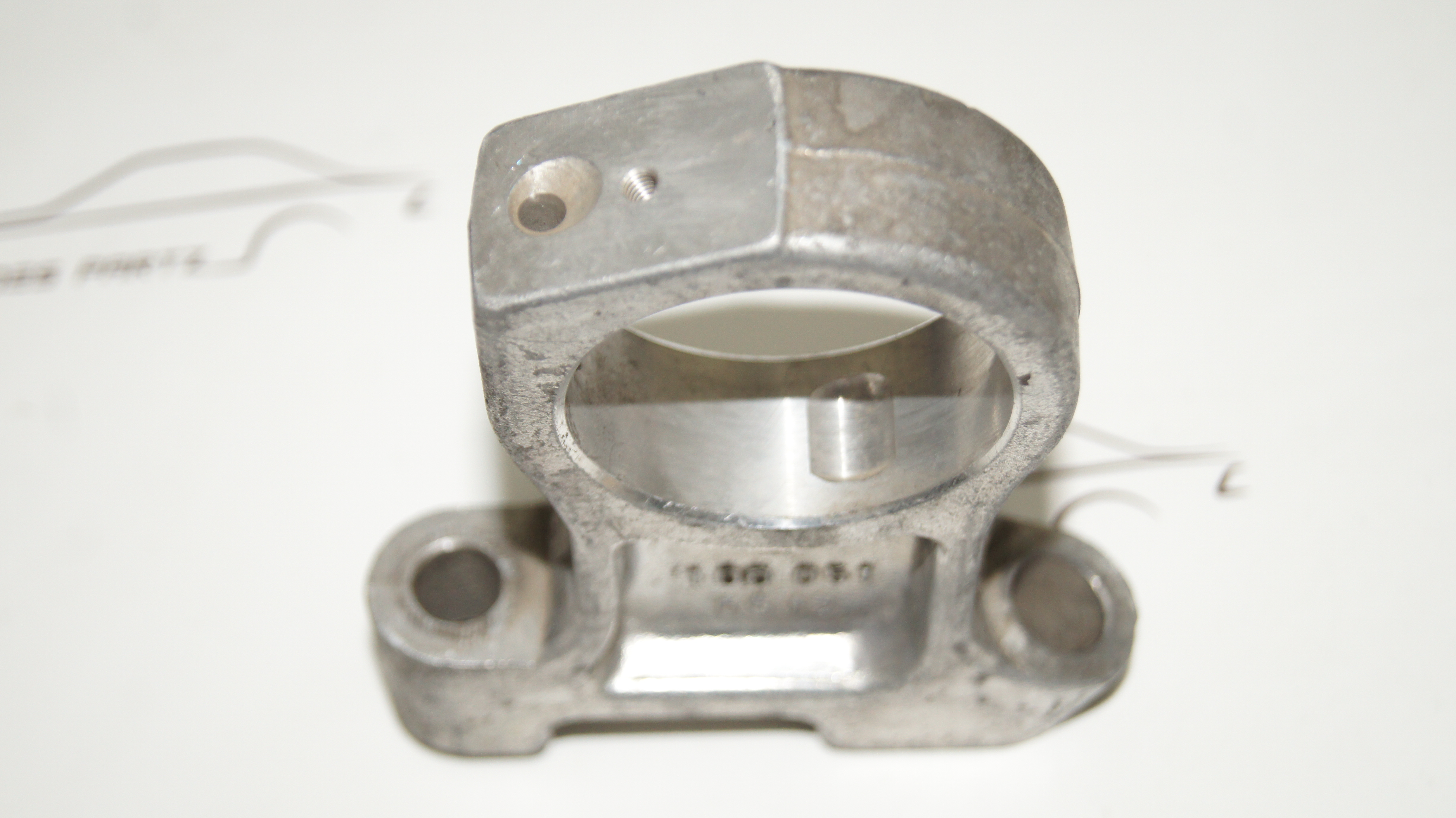 M100 engine camshaft tower bearing with hole Genuine Mercedes Part M100 engine camshaft tower bearing with hole Genuine Mercedes Part