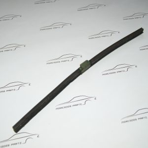 W107 side rear window seal