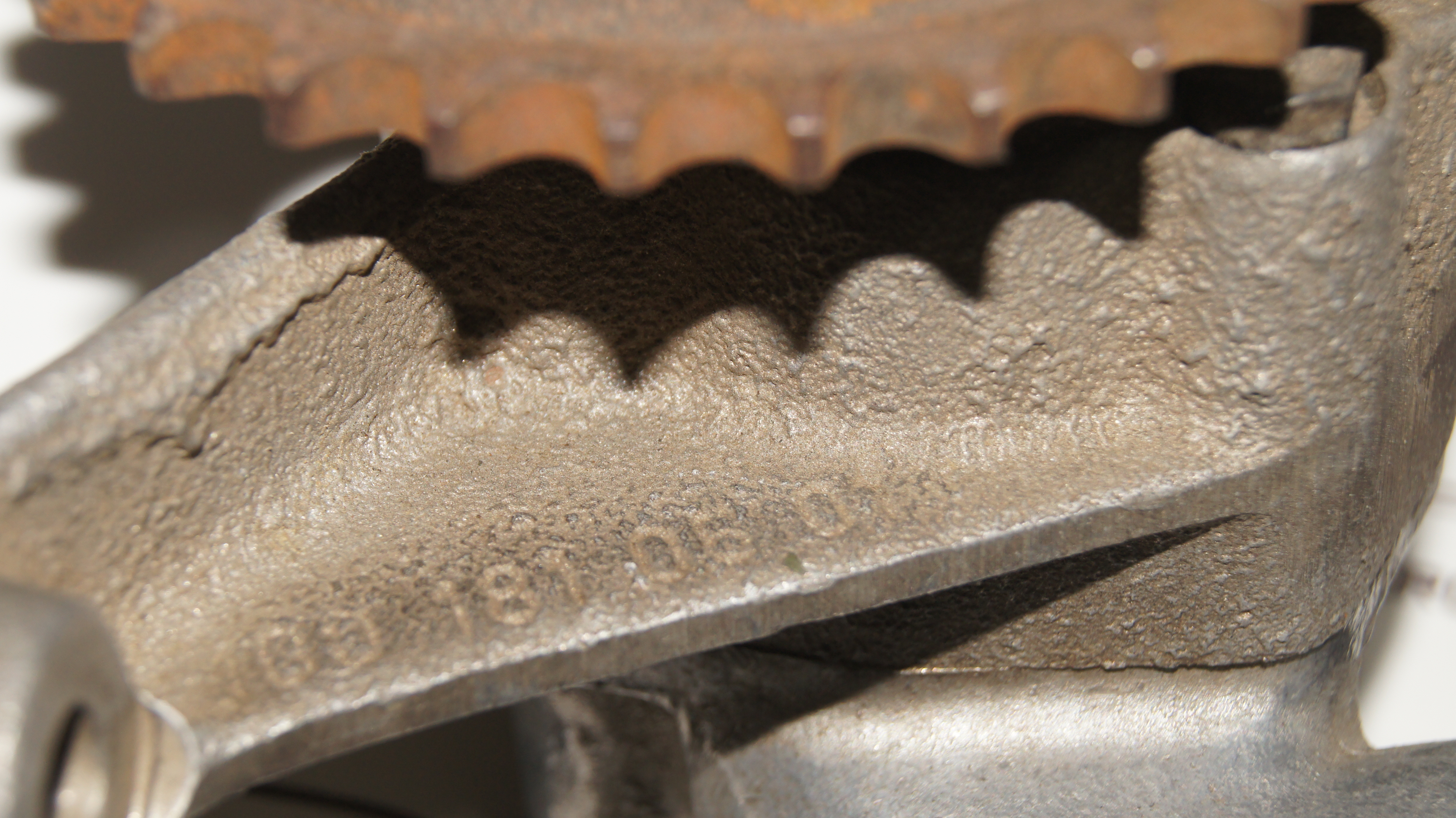 W100 W109 M100 oil pump Genuine Mercedes Part W100 W109 M100 oil pump Genuine Mercedes Part