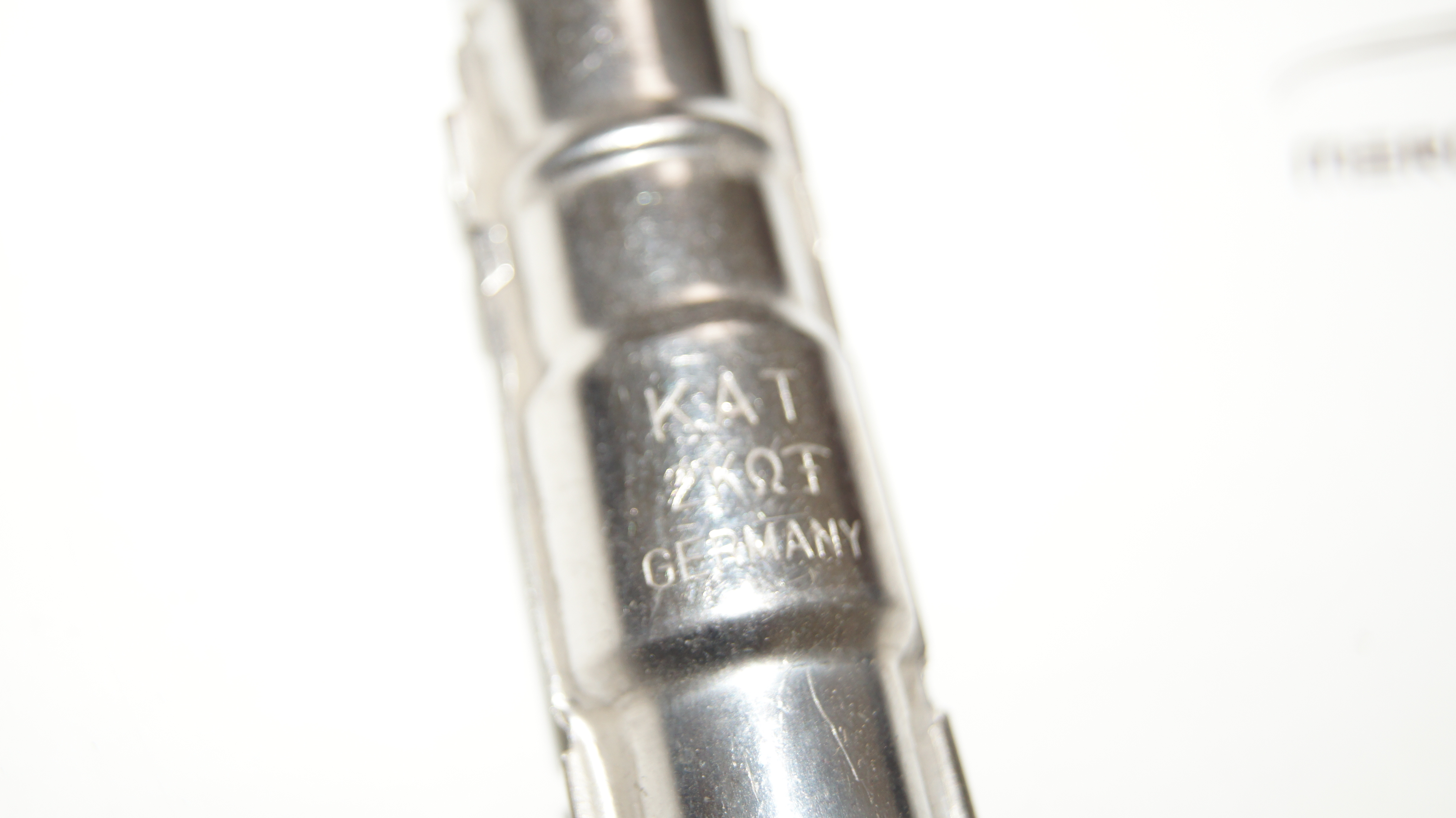 M102 spark plug suppressor plug KAT M102 spark plug suppressor plug KAT