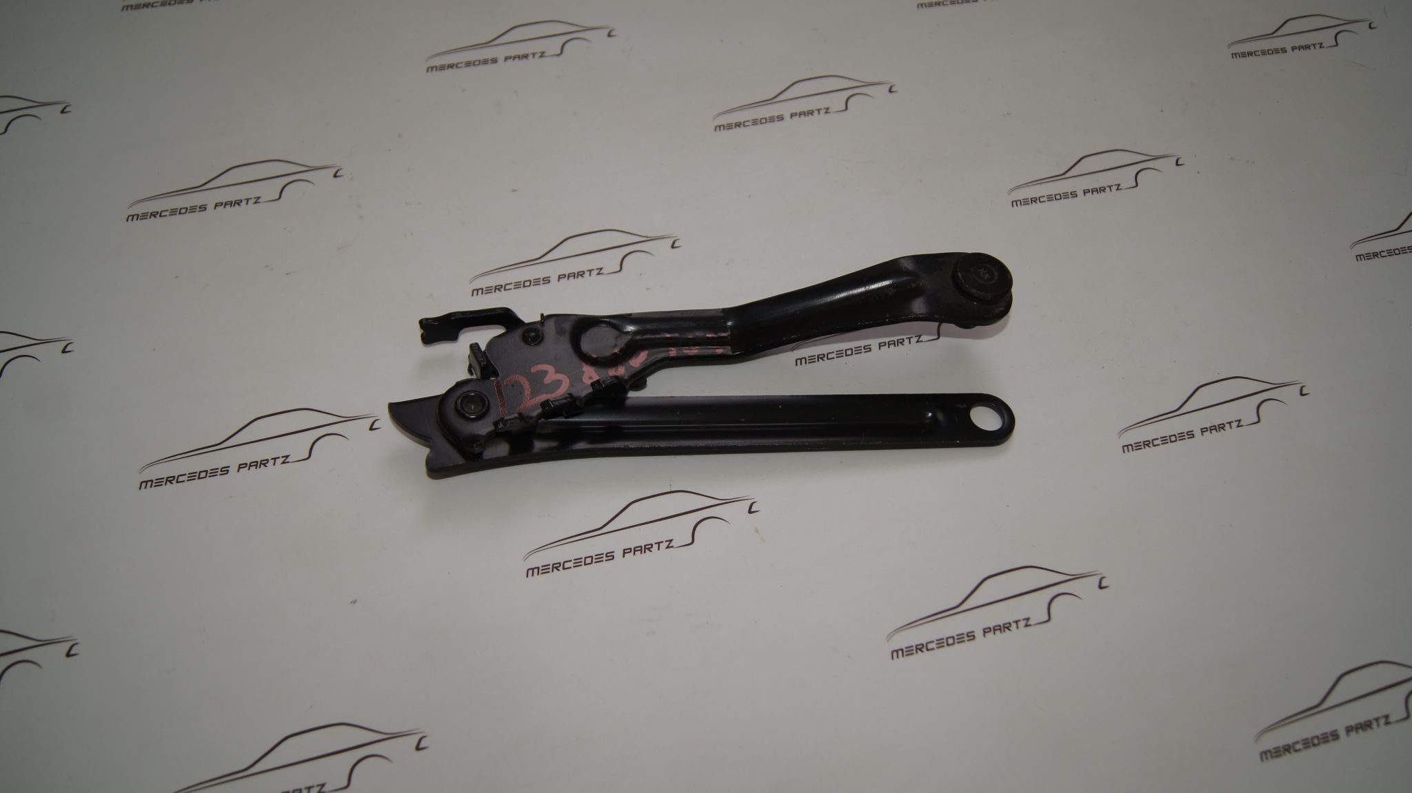 W123 hood right support hinge mercedespartz