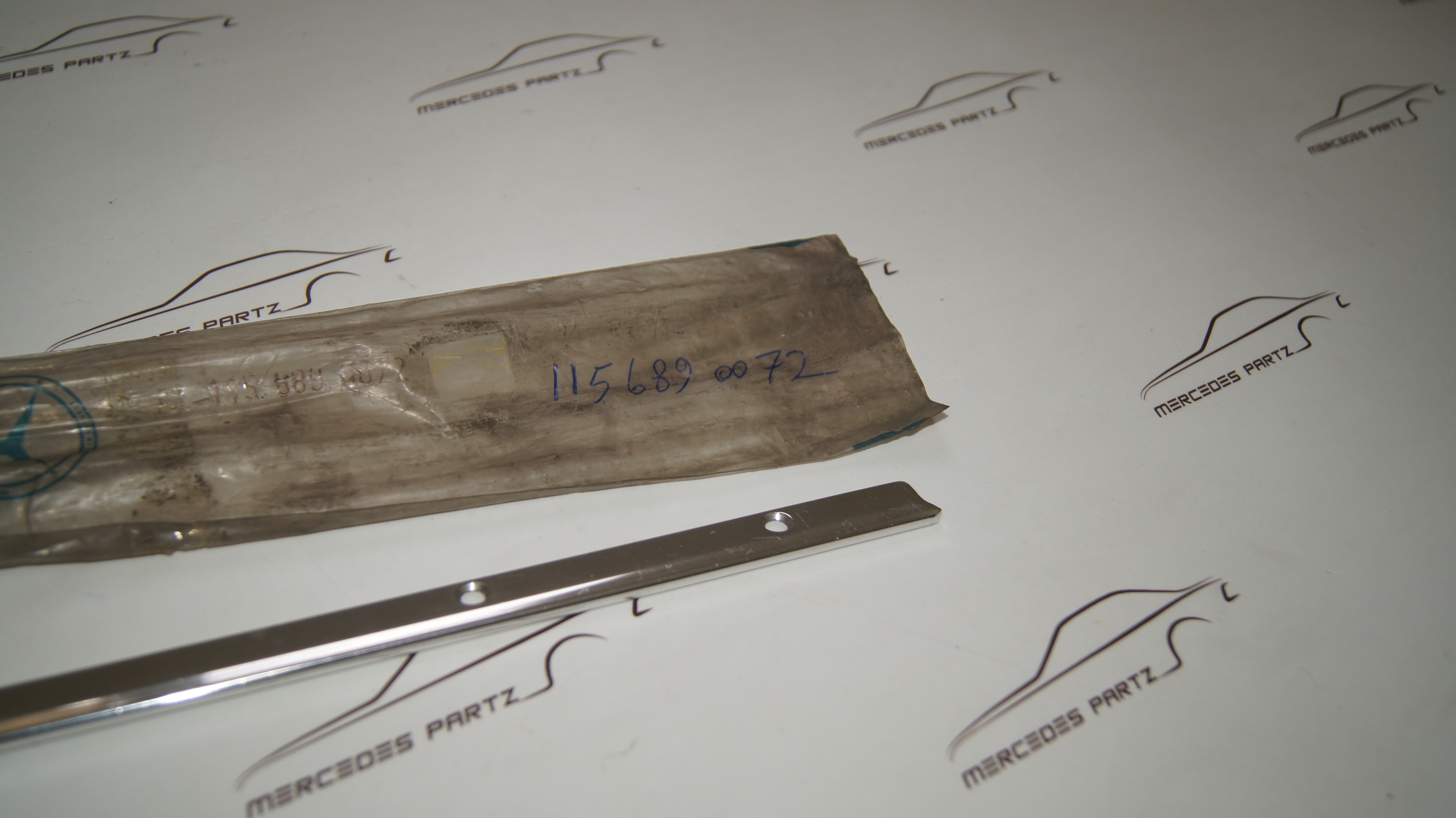 A1156890072 W114 W115 dashboard garnish moulding Genuine Mercedes Part A1156890072 W114 W115 dashboard garnish moulding Genuine Mercedes Part