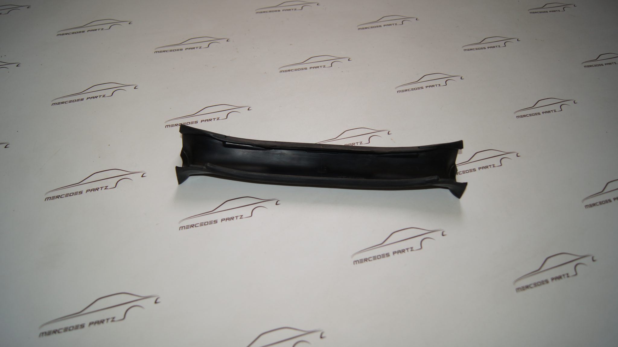 Cubierta O Capuchón Para Brazo De Limpiaparabrisas Mercedes (W124, W201, W202, Etc.) - Ref. A1248240349