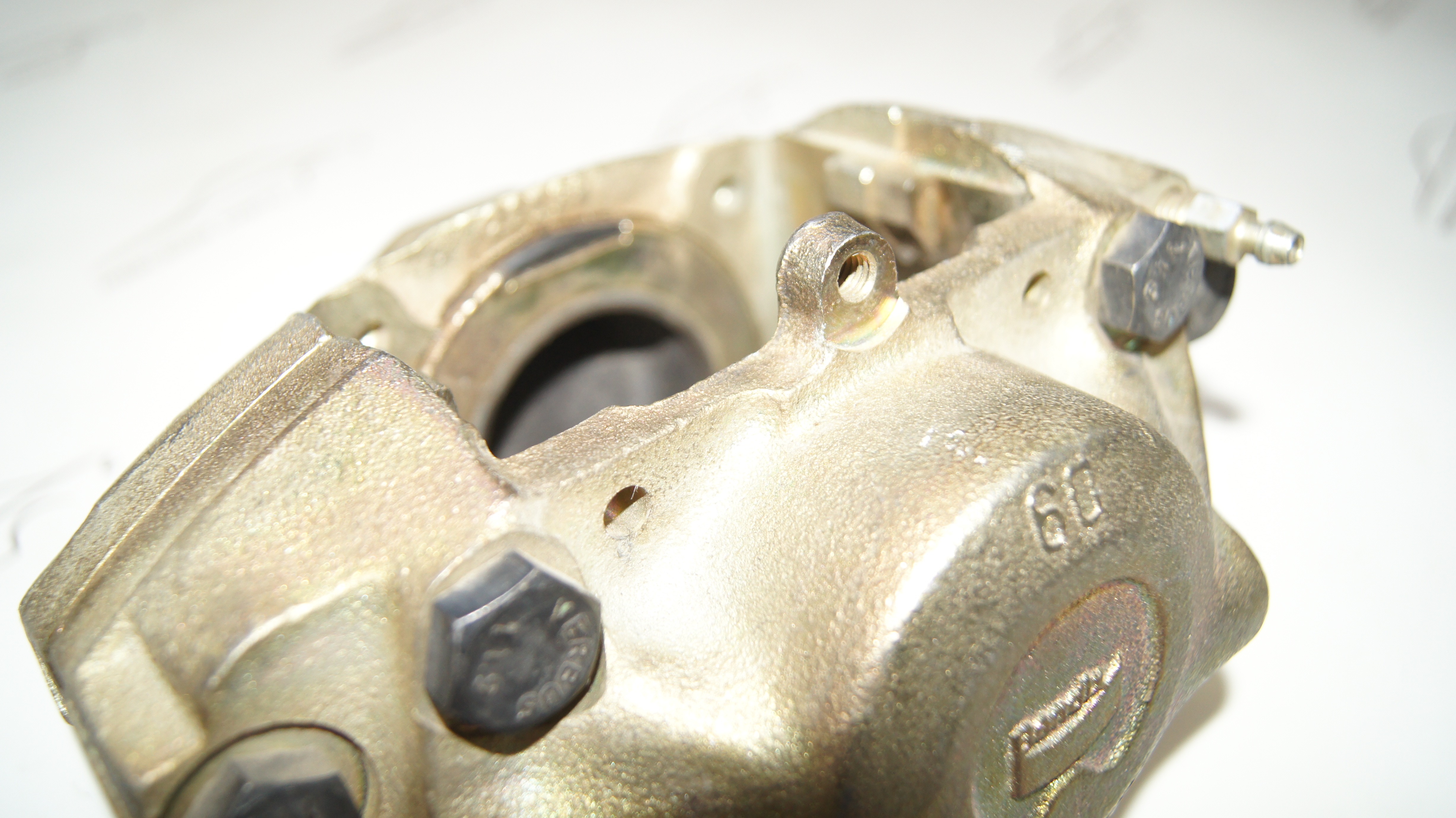A0034211798 W116 W126 front left bendix caliper Bendix A0034211798 W116 W126 front left bendix caliper Bendix