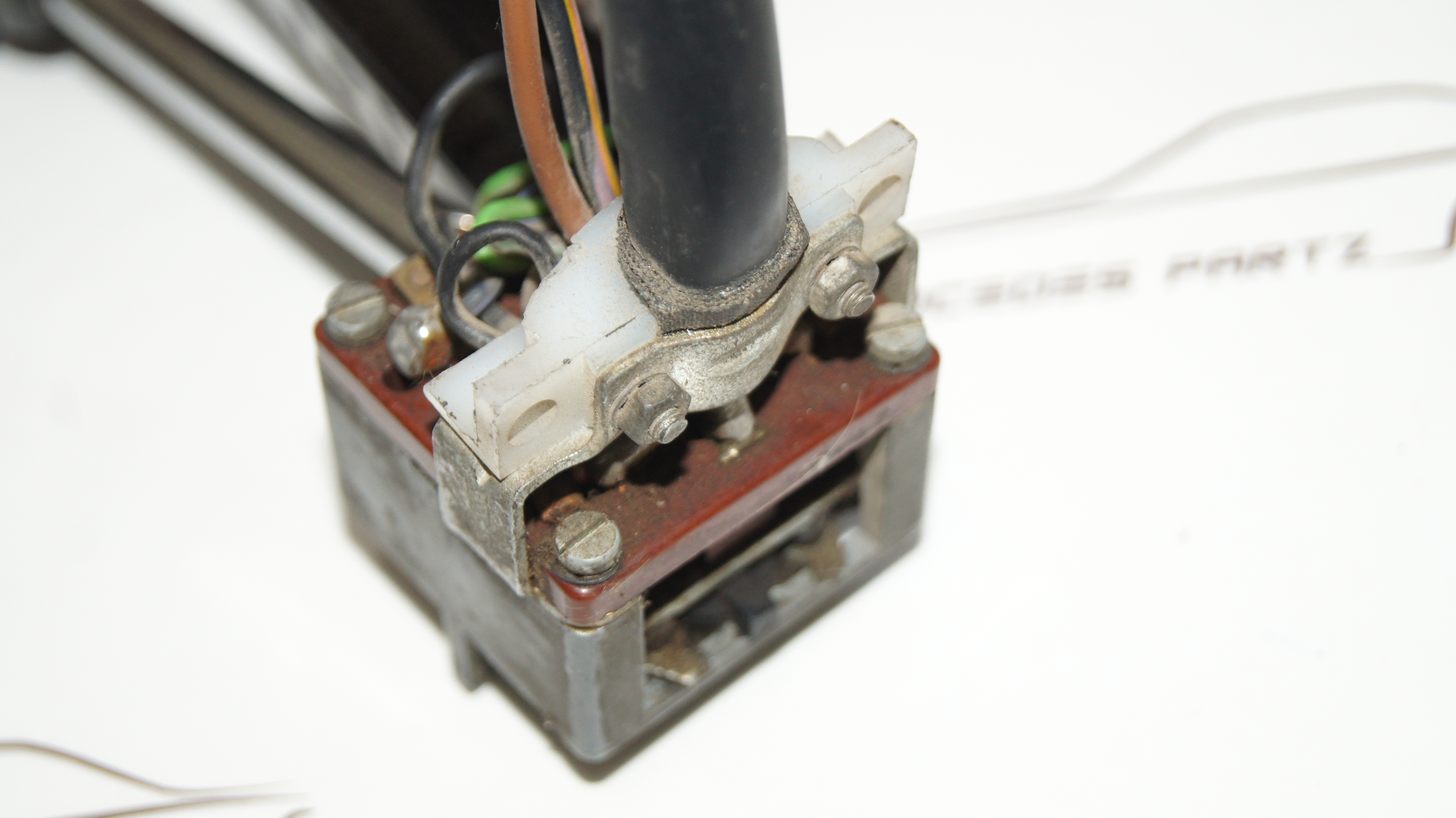 W100 600 turn signal lever switch A0015459824 NOS Genuine Mercedes Part W100 600 turn signal lever switch A0015459824 NOS Genuine Mercedes Part