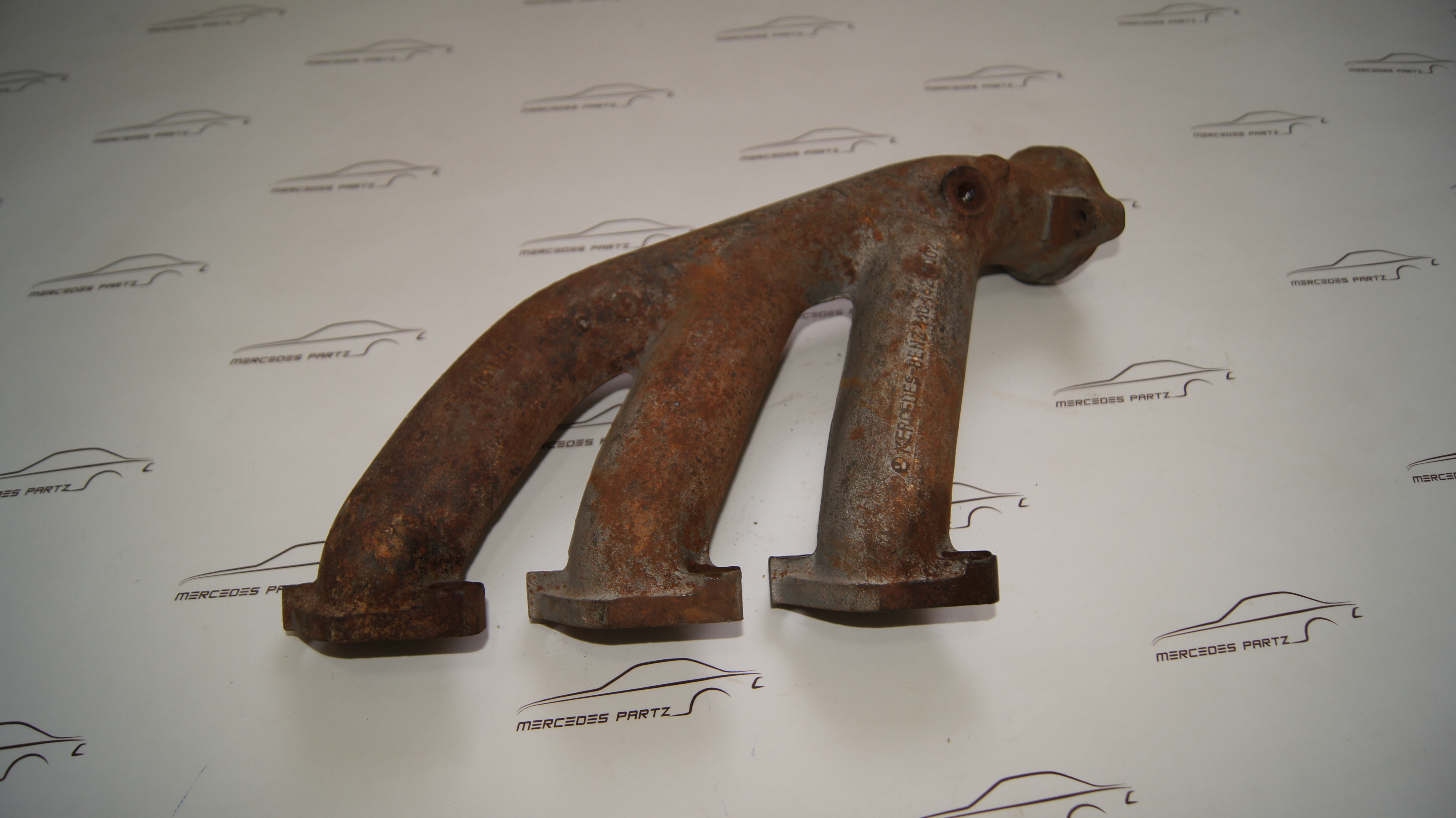 M110 exhaust manifold cyl 1-3 Genuine Mercedes Part M110 exhaust manifold cyl 1-3 Genuine Mercedes Part