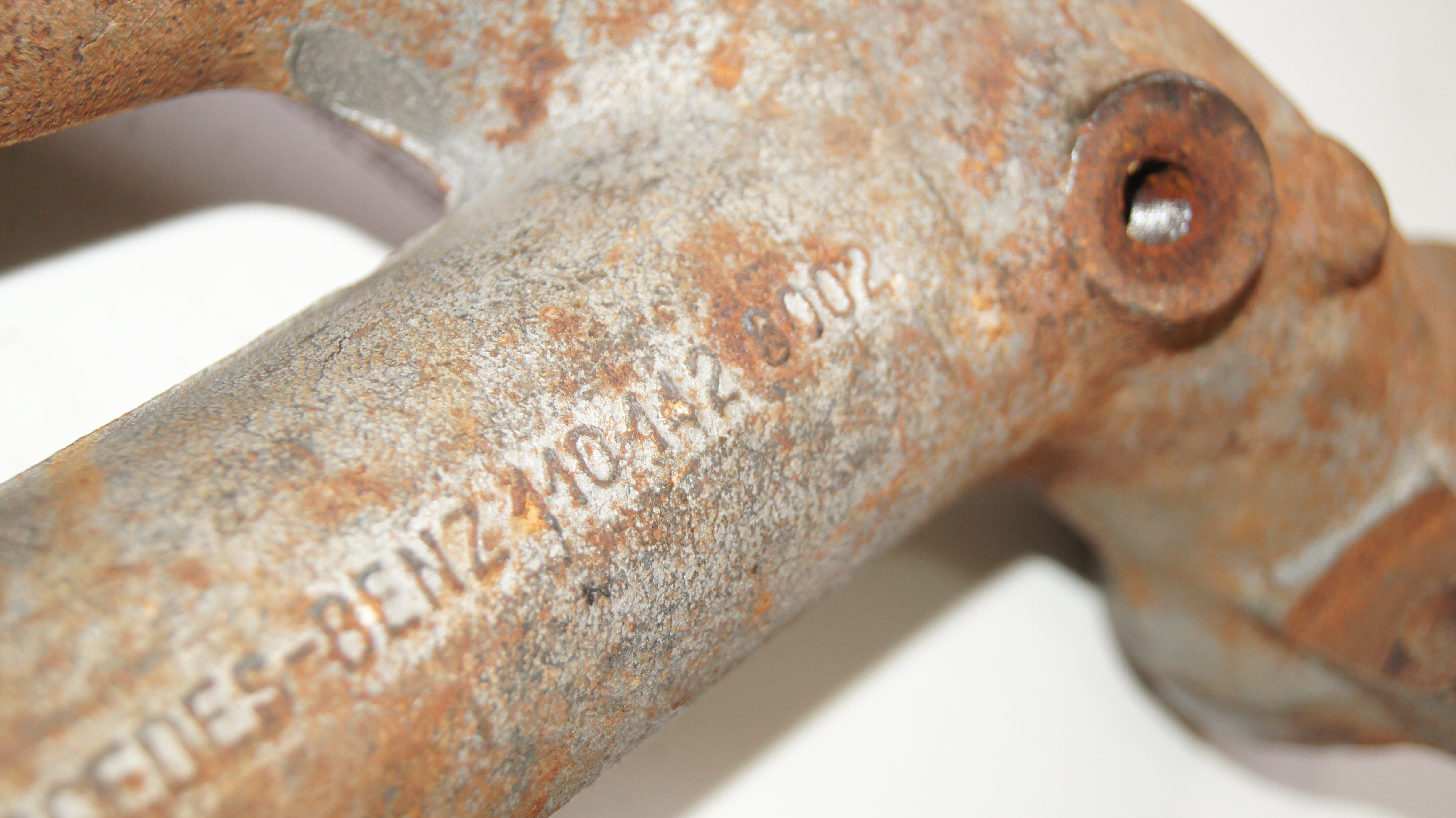 M110 exhaust manifold cyl 1-3 Genuine Mercedes Part M110 exhaust manifold cyl 1-3 Genuine Mercedes Part